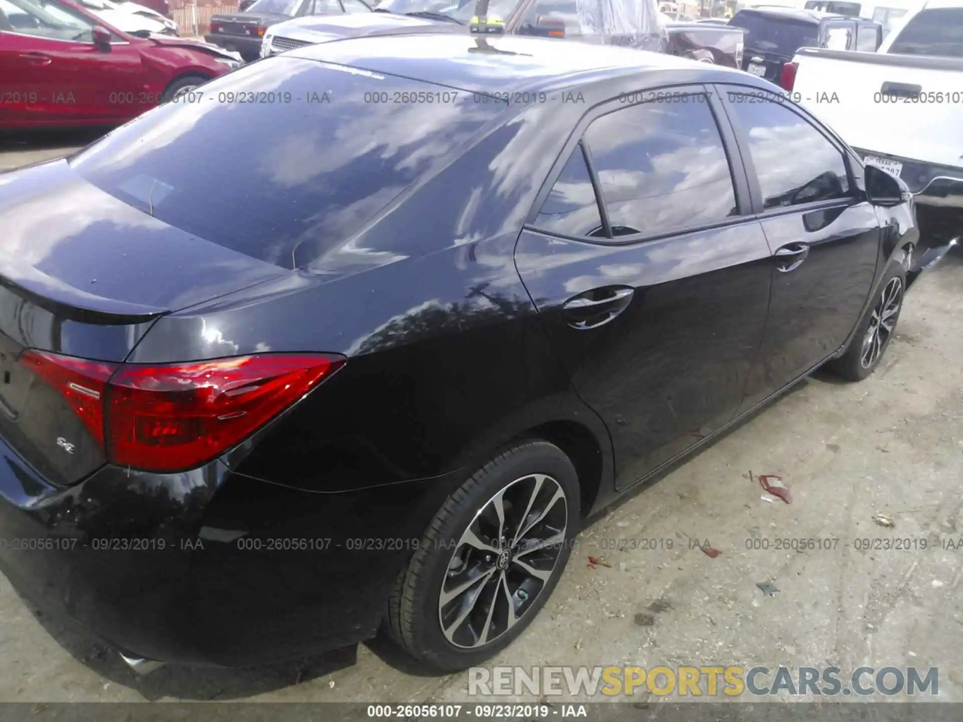 4 Photograph of a damaged car 5YFBURHEXKP898584 TOYOTA COROLLA 2019