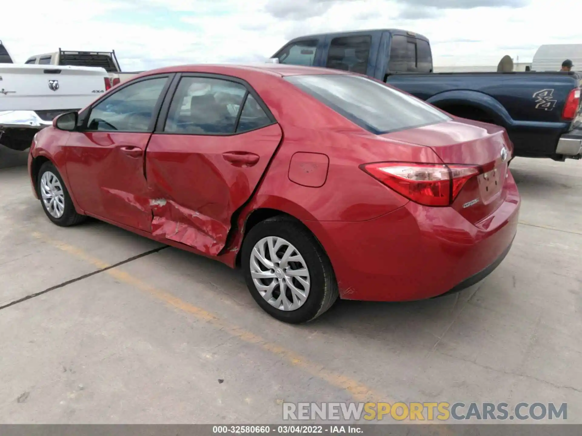 3 Photograph of a damaged car 5YFBURHEXKP898603 TOYOTA COROLLA 2019