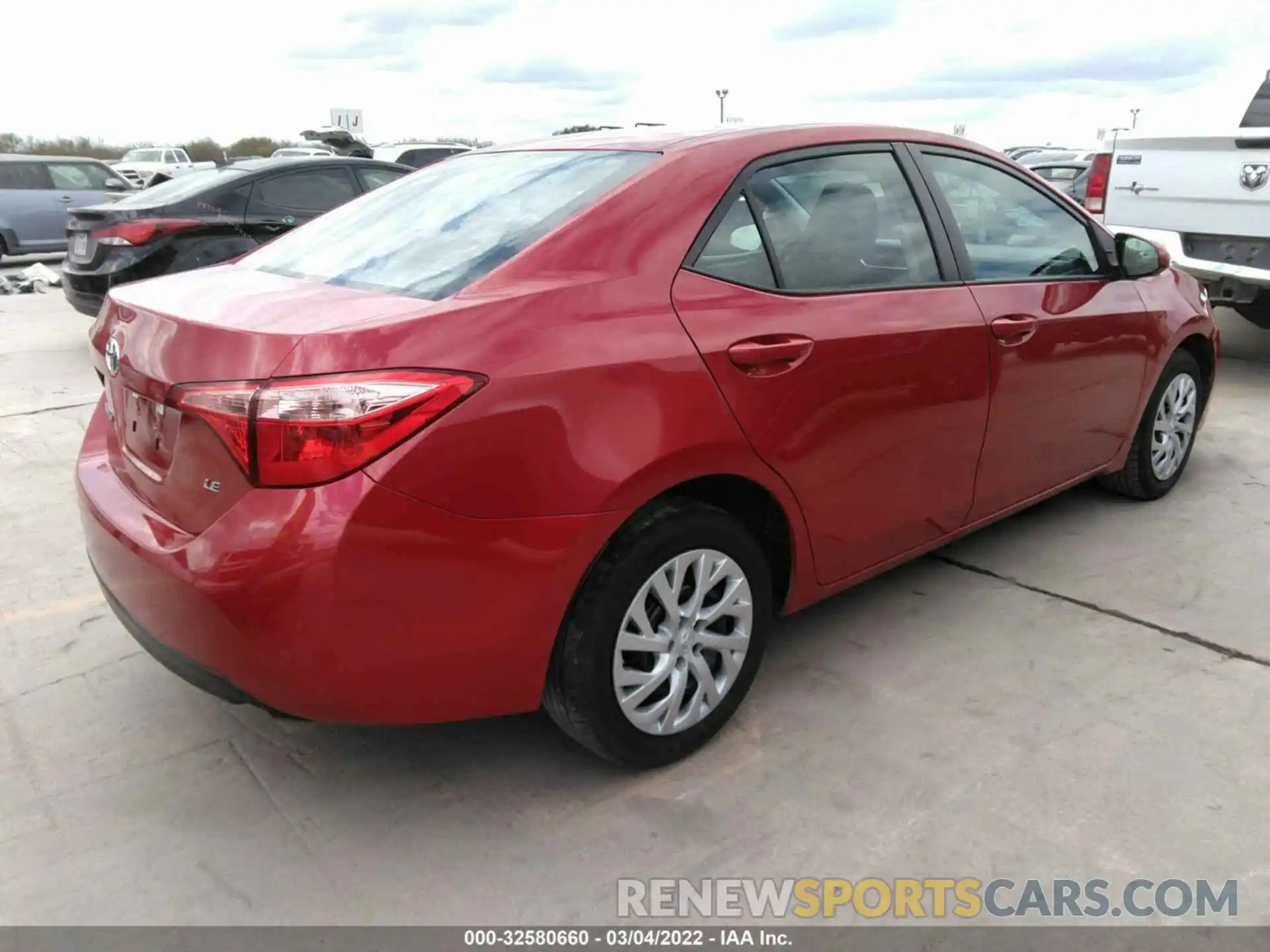 4 Photograph of a damaged car 5YFBURHEXKP898603 TOYOTA COROLLA 2019