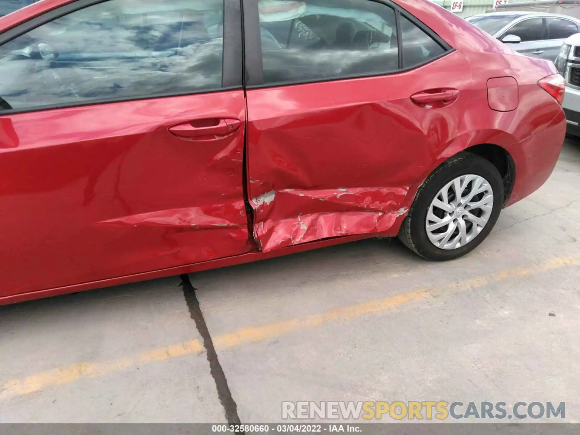 6 Photograph of a damaged car 5YFBURHEXKP898603 TOYOTA COROLLA 2019