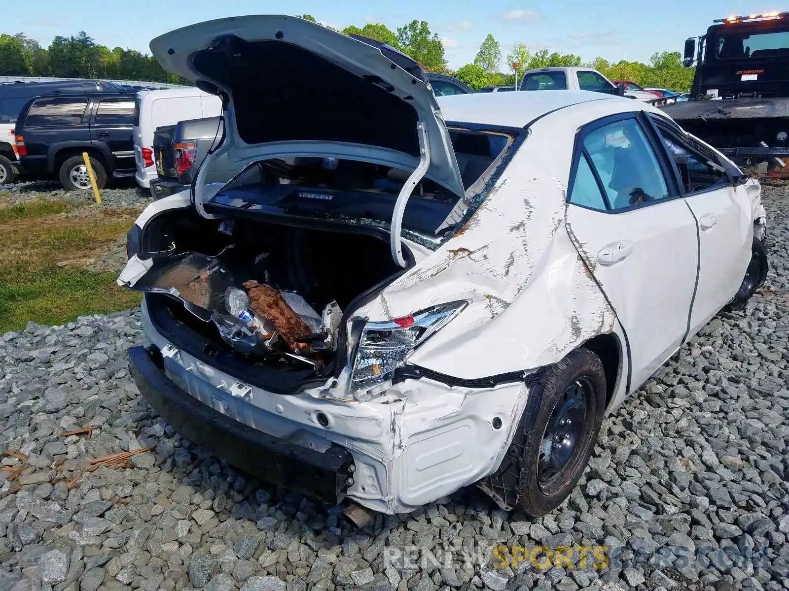 4 Фотография поврежденного автомобиля 5YFBURHEXKP898732 TOYOTA COROLLA 2019