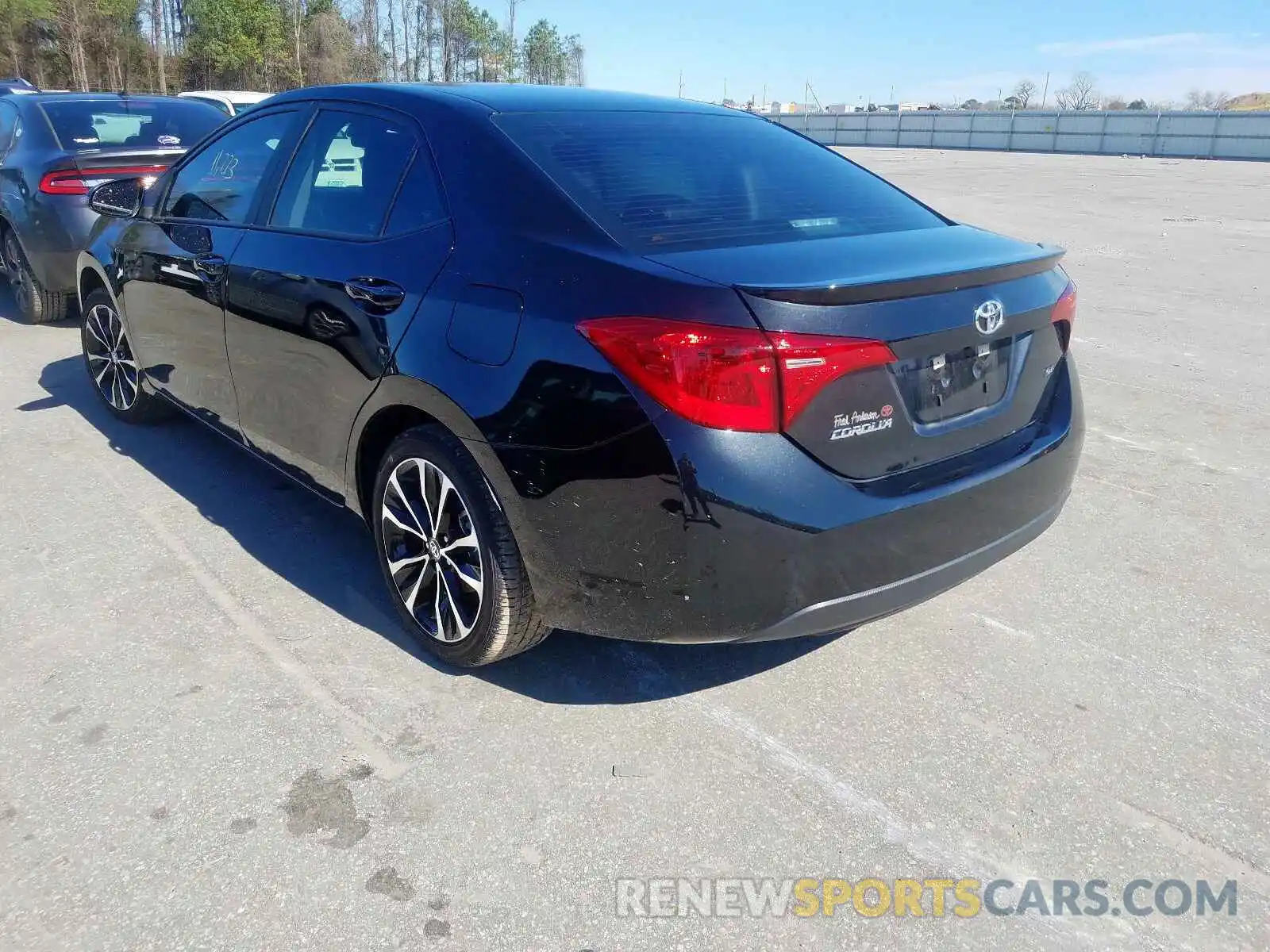 3 Photograph of a damaged car 5YFBURHEXKP898780 TOYOTA COROLLA 2019