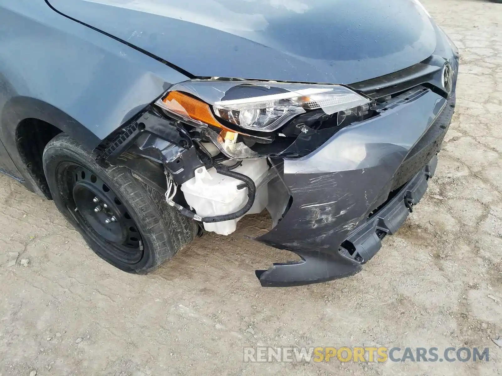 9 Photograph of a damaged car 5YFBURHEXKP899833 TOYOTA COROLLA 2019