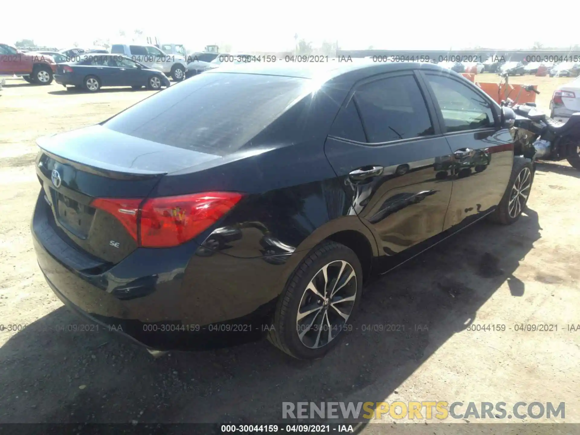 4 Photograph of a damaged car 5YFBURHEXKP900396 TOYOTA COROLLA 2019