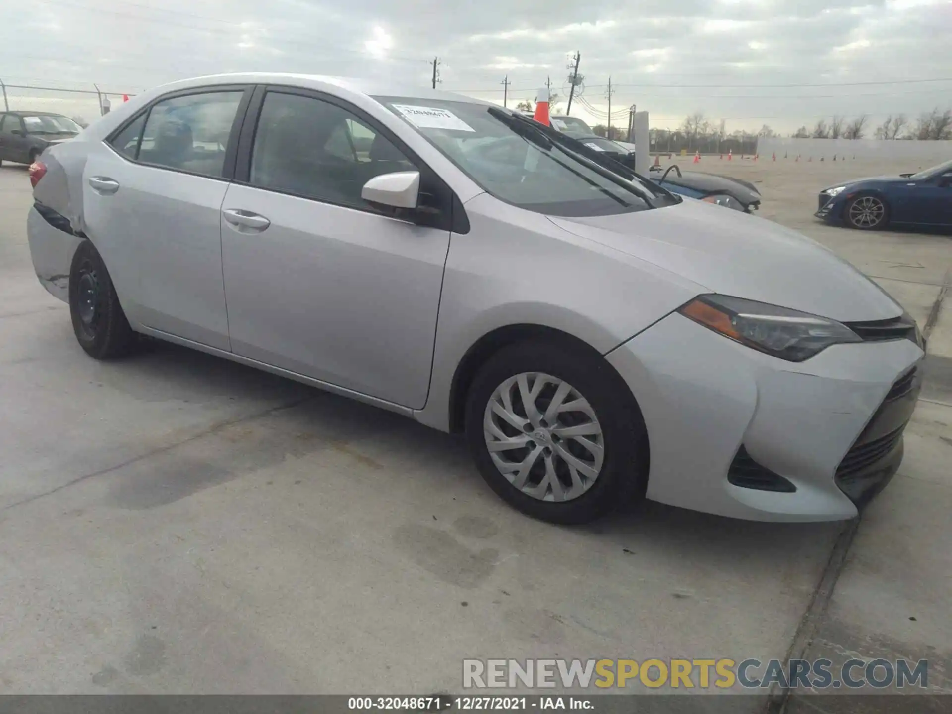 1 Photograph of a damaged car 5YFBURHEXKP900771 TOYOTA COROLLA 2019