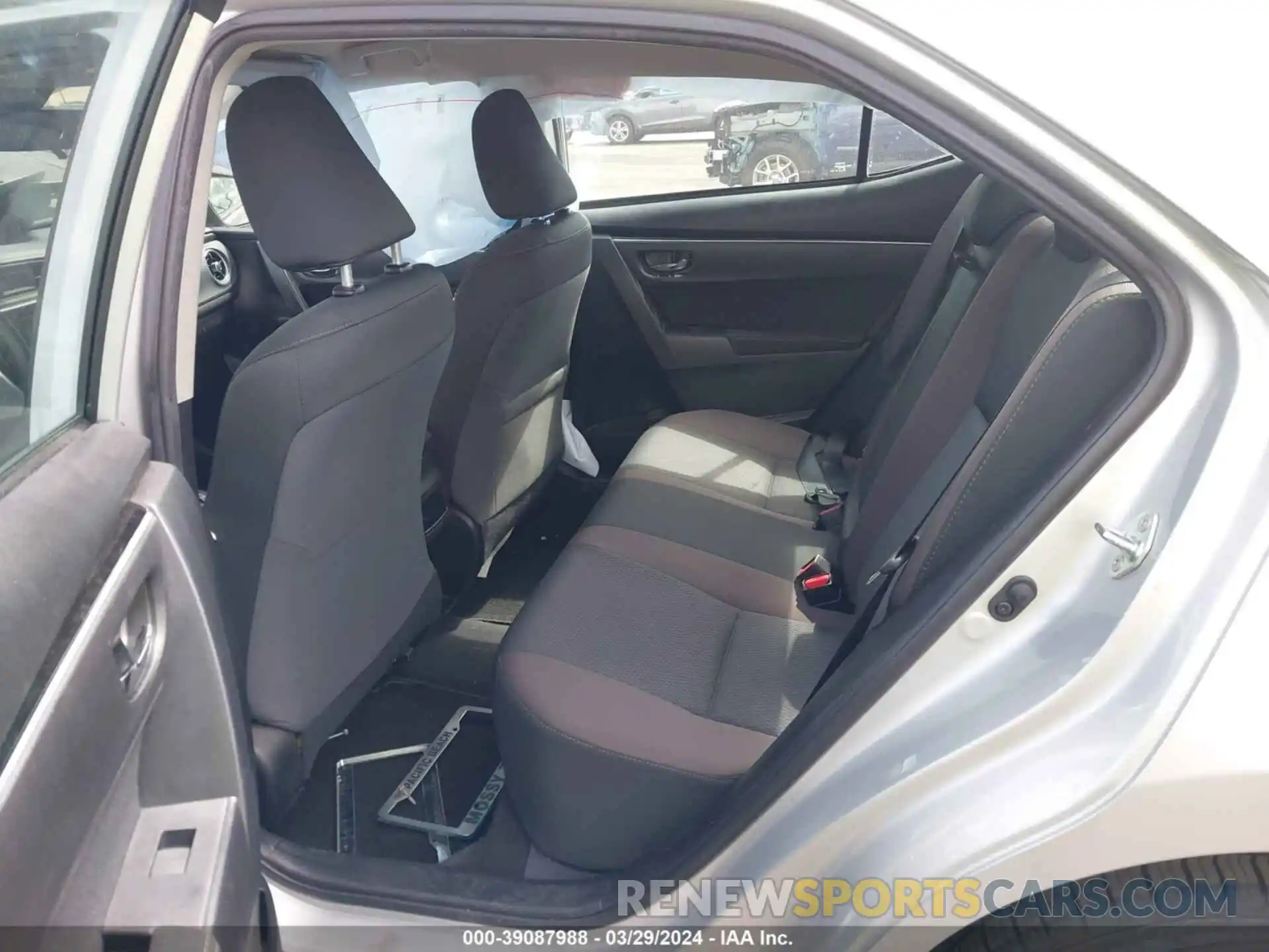 8 Photograph of a damaged car 5YFBURHEXKP901130 TOYOTA COROLLA 2019