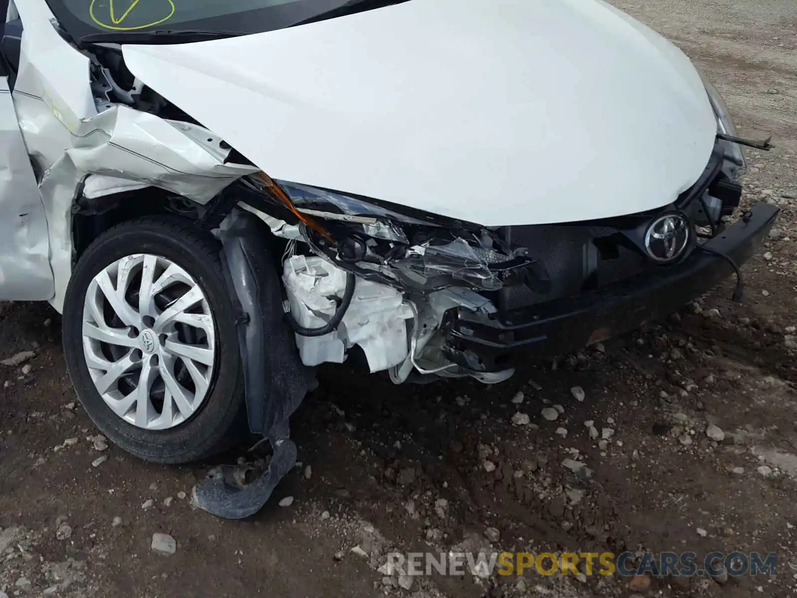 9 Photograph of a damaged car 5YFBURHEXKP901810 TOYOTA COROLLA 2019