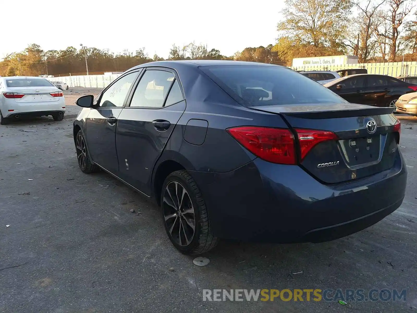 3 Photograph of a damaged car 5YFBURHEXKP902911 TOYOTA COROLLA 2019