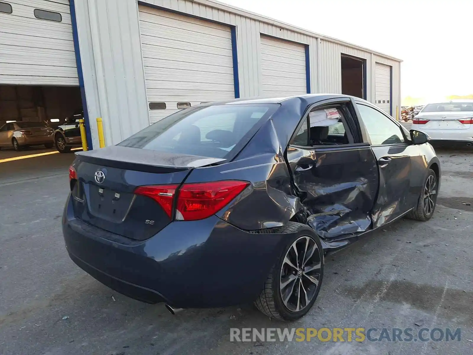 4 Photograph of a damaged car 5YFBURHEXKP902911 TOYOTA COROLLA 2019