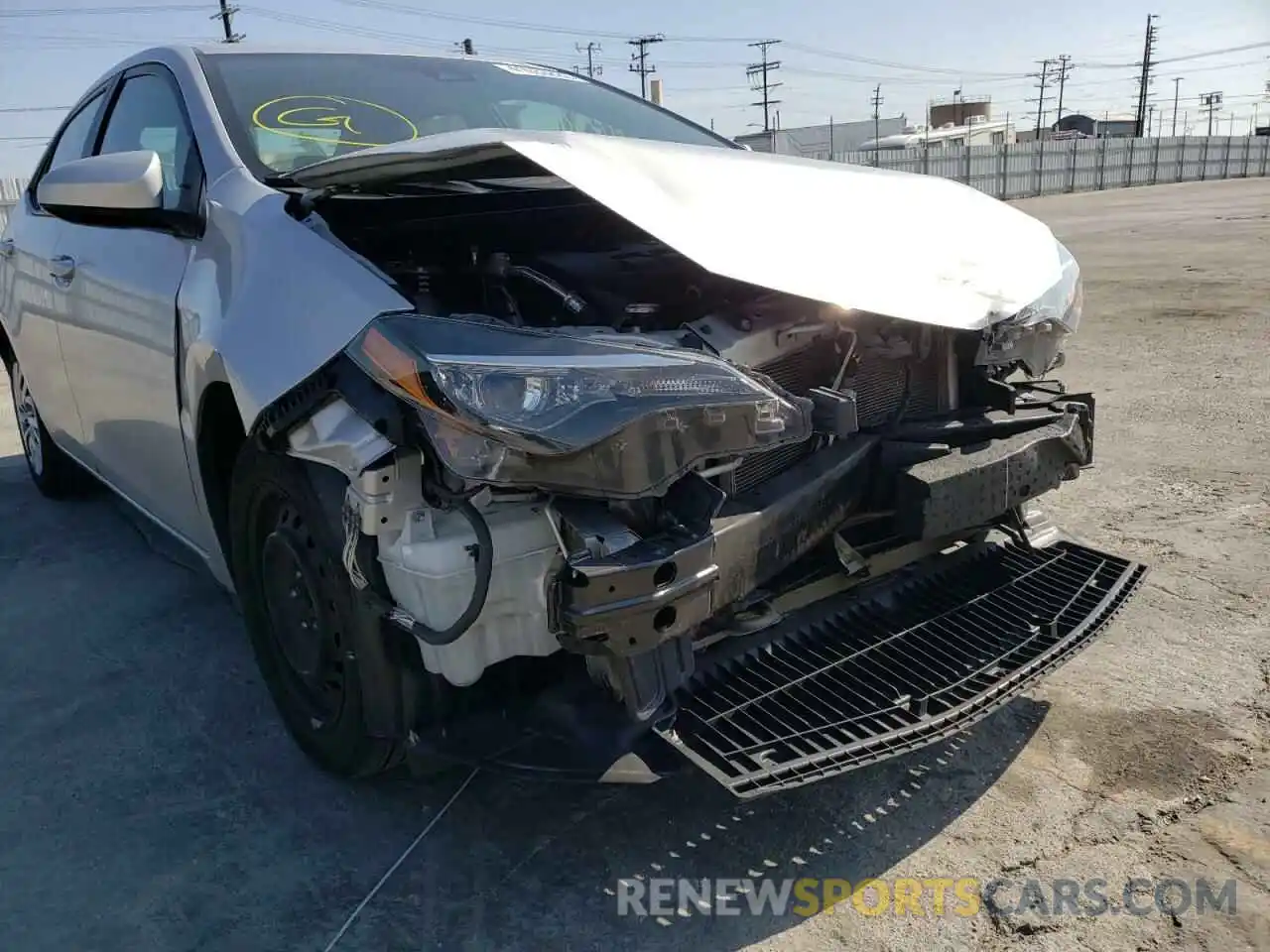 9 Photograph of a damaged car 5YFBURHEXKP903752 TOYOTA COROLLA 2019