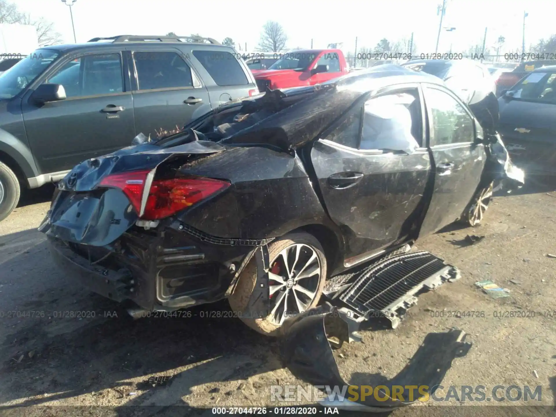 4 Photograph of a damaged car 5YFBURHEXKP903783 TOYOTA COROLLA 2019