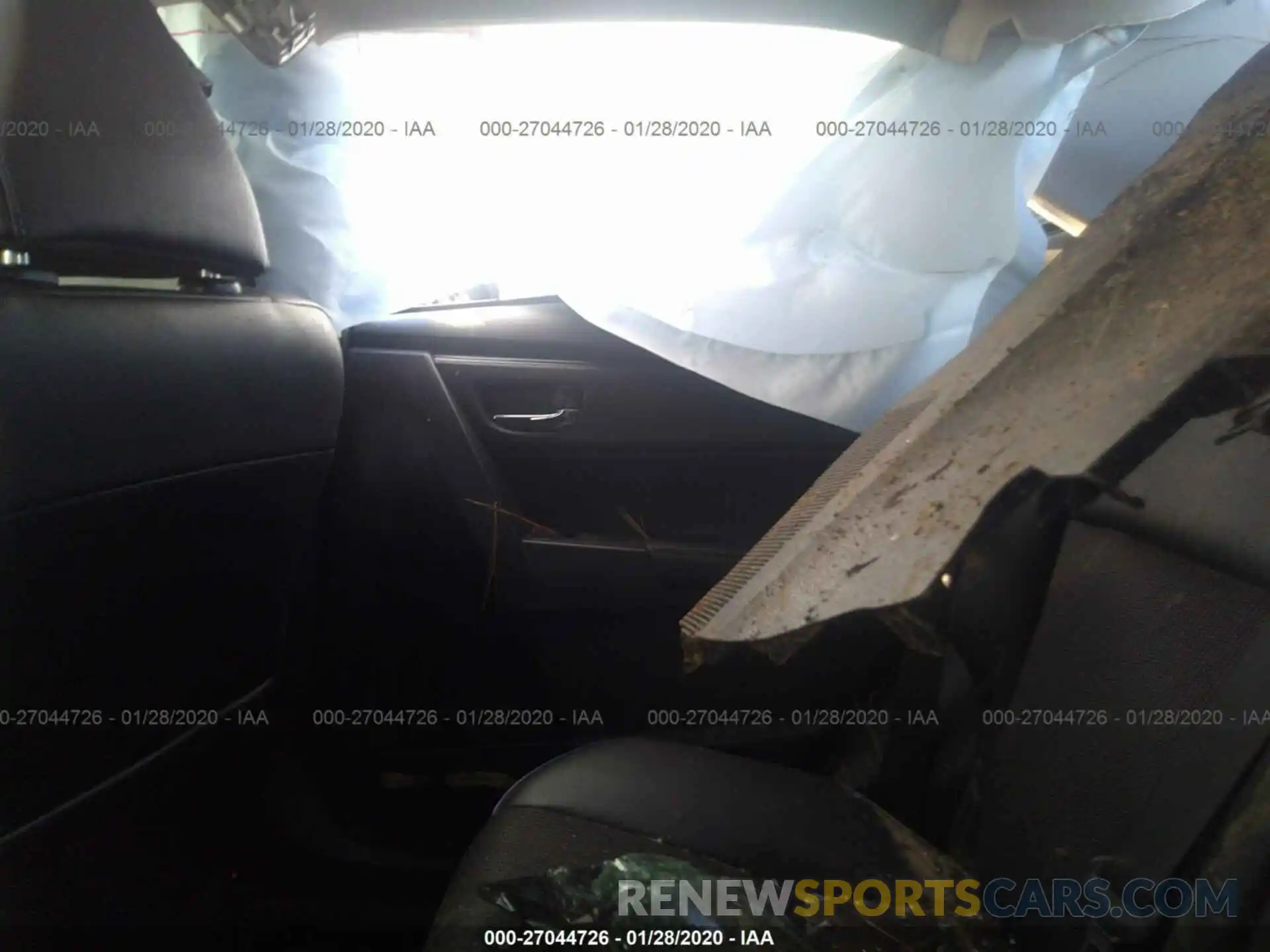 8 Photograph of a damaged car 5YFBURHEXKP903783 TOYOTA COROLLA 2019