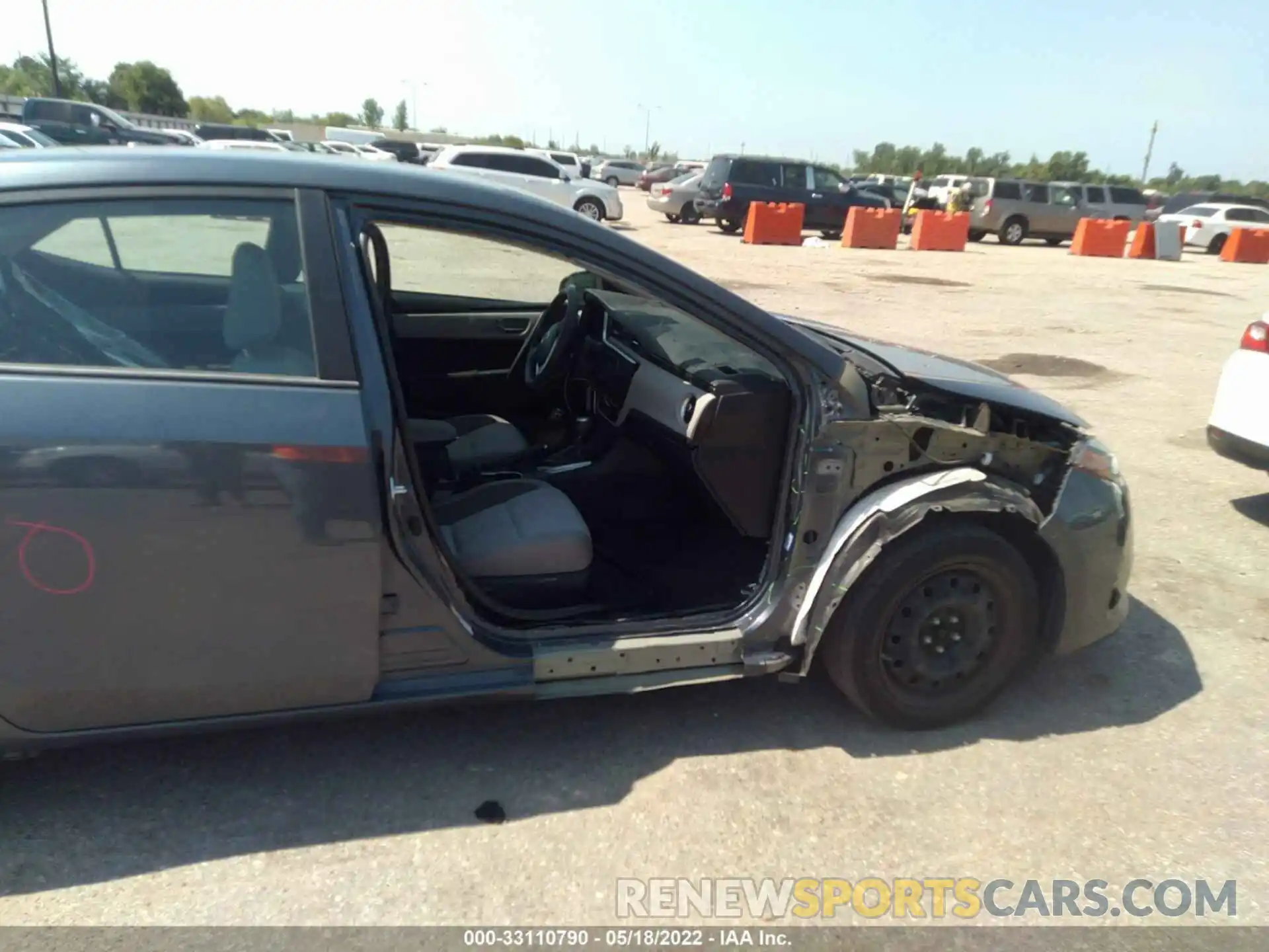 6 Photograph of a damaged car 5YFBURHEXKP904352 TOYOTA COROLLA 2019