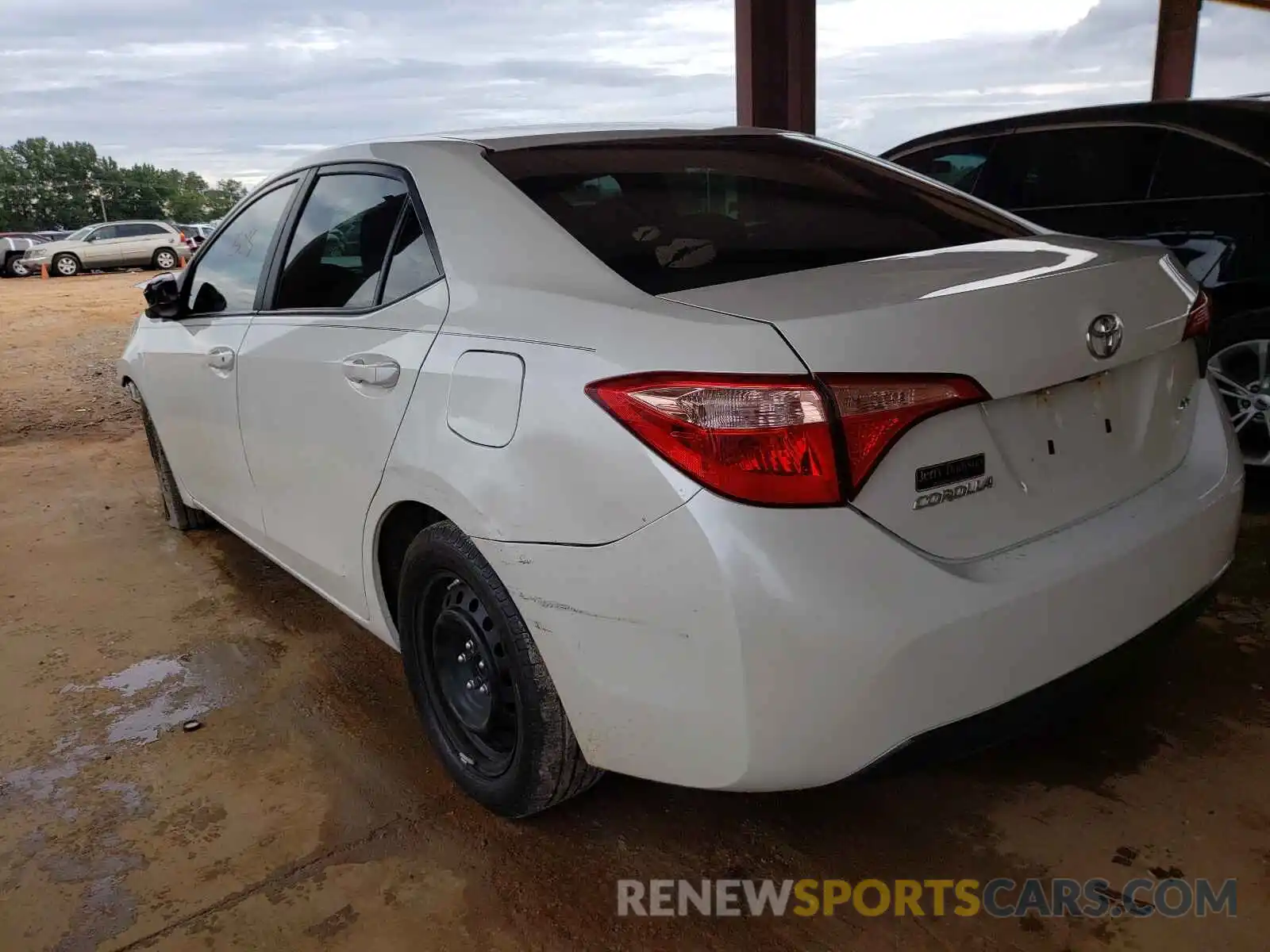 3 Photograph of a damaged car 5YFBURHEXKP905694 TOYOTA COROLLA 2019