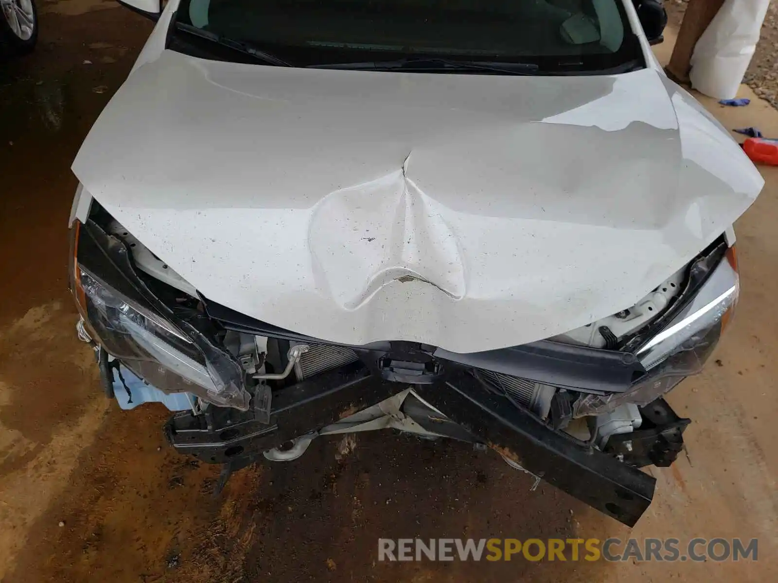 7 Photograph of a damaged car 5YFBURHEXKP905694 TOYOTA COROLLA 2019