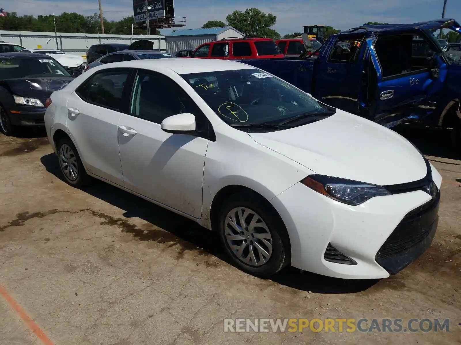 1 Photograph of a damaged car 5YFBURHEXKP905811 TOYOTA COROLLA 2019