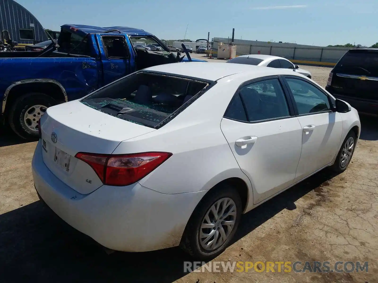 4 Photograph of a damaged car 5YFBURHEXKP905811 TOYOTA COROLLA 2019