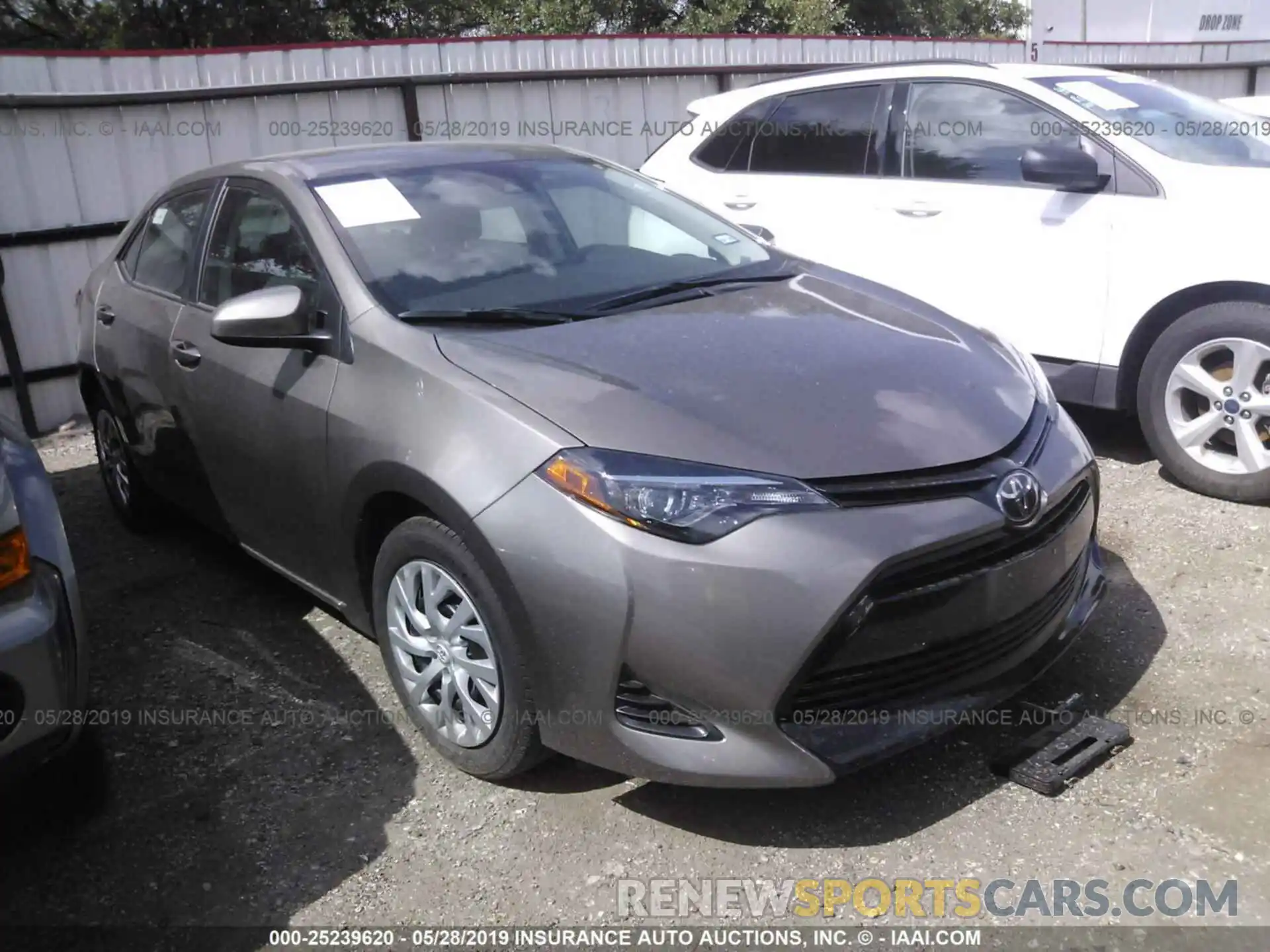 1 Photograph of a damaged car 5YFBURHEXKP906067 TOYOTA COROLLA 2019