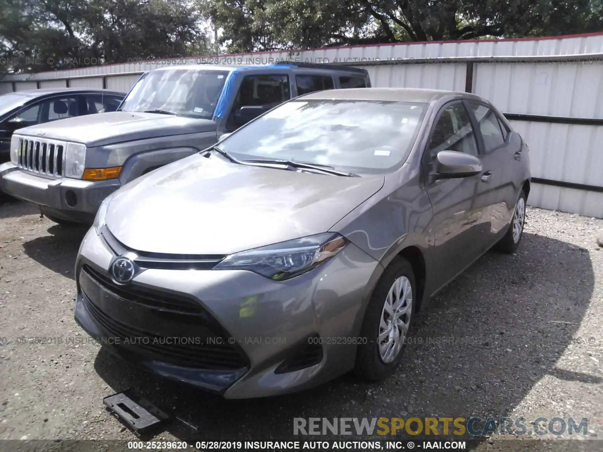 2 Photograph of a damaged car 5YFBURHEXKP906067 TOYOTA COROLLA 2019