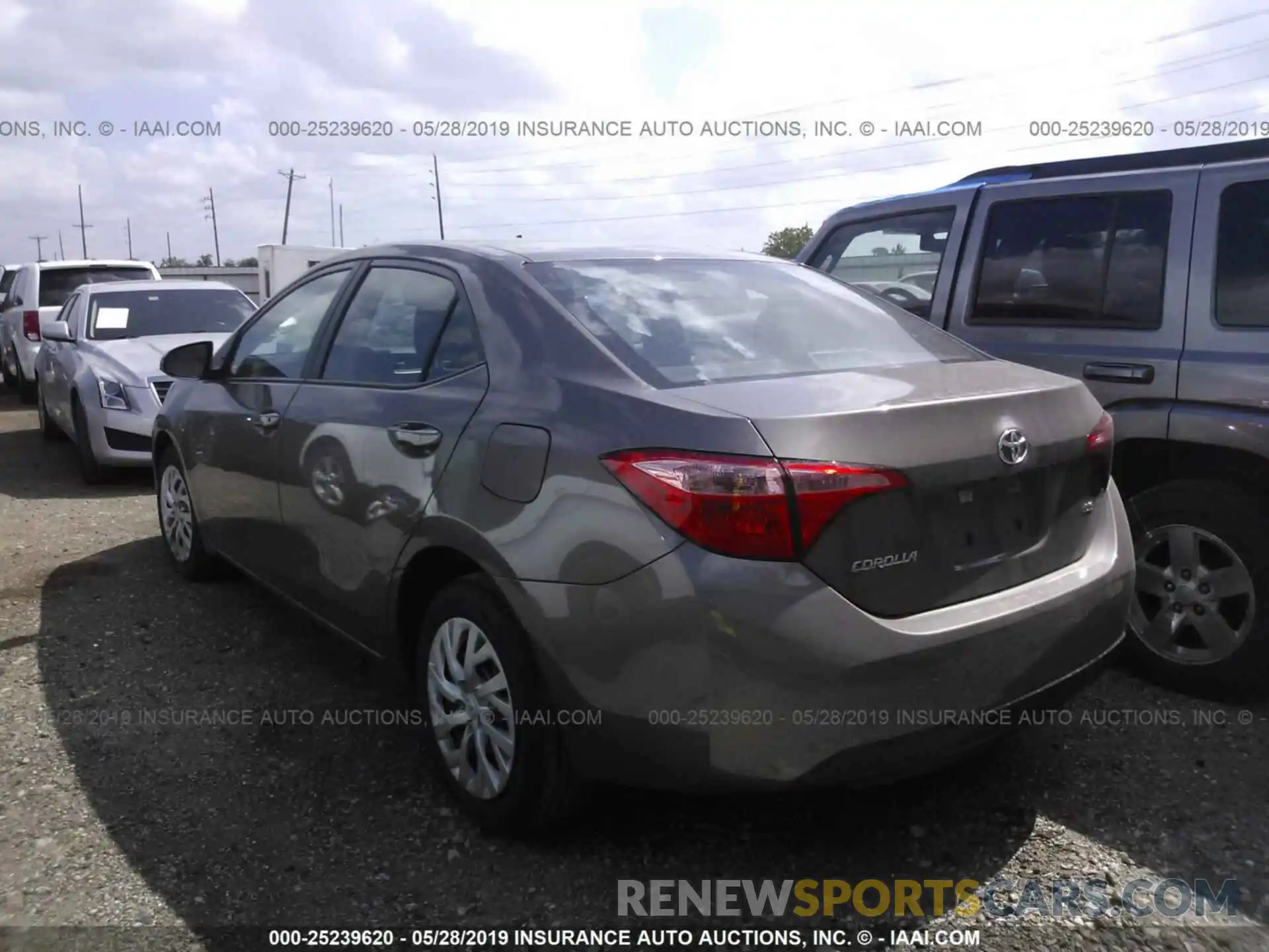 3 Photograph of a damaged car 5YFBURHEXKP906067 TOYOTA COROLLA 2019