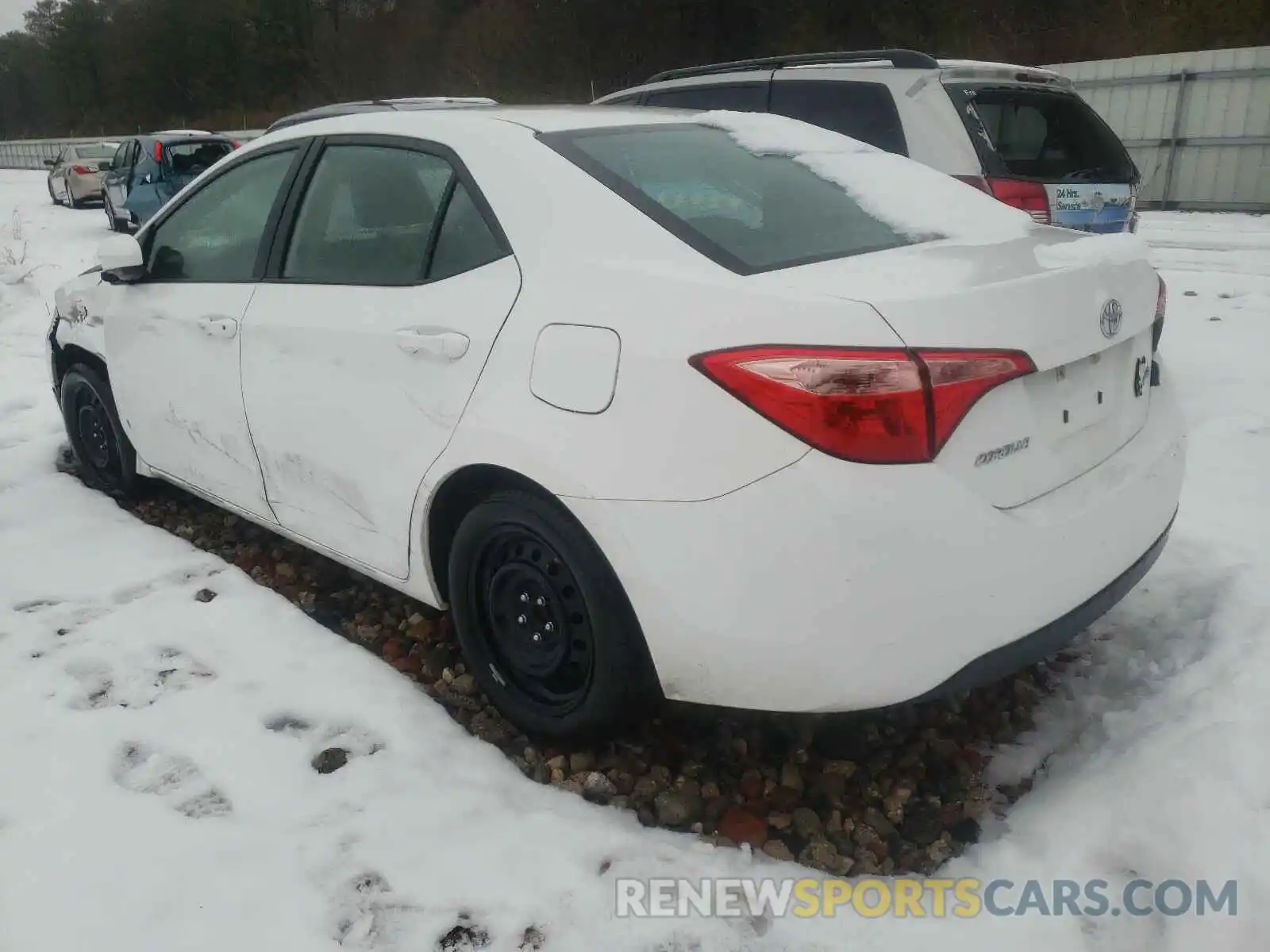 3 Photograph of a damaged car 5YFBURHEXKP906313 TOYOTA COROLLA 2019