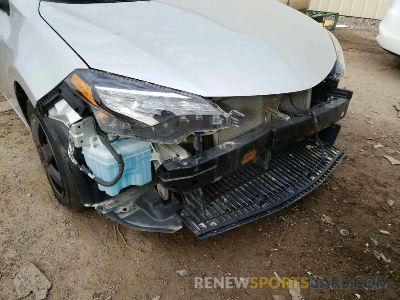 9 Photograph of a damaged car 5YFBURHEXKP906506 TOYOTA COROLLA 2019