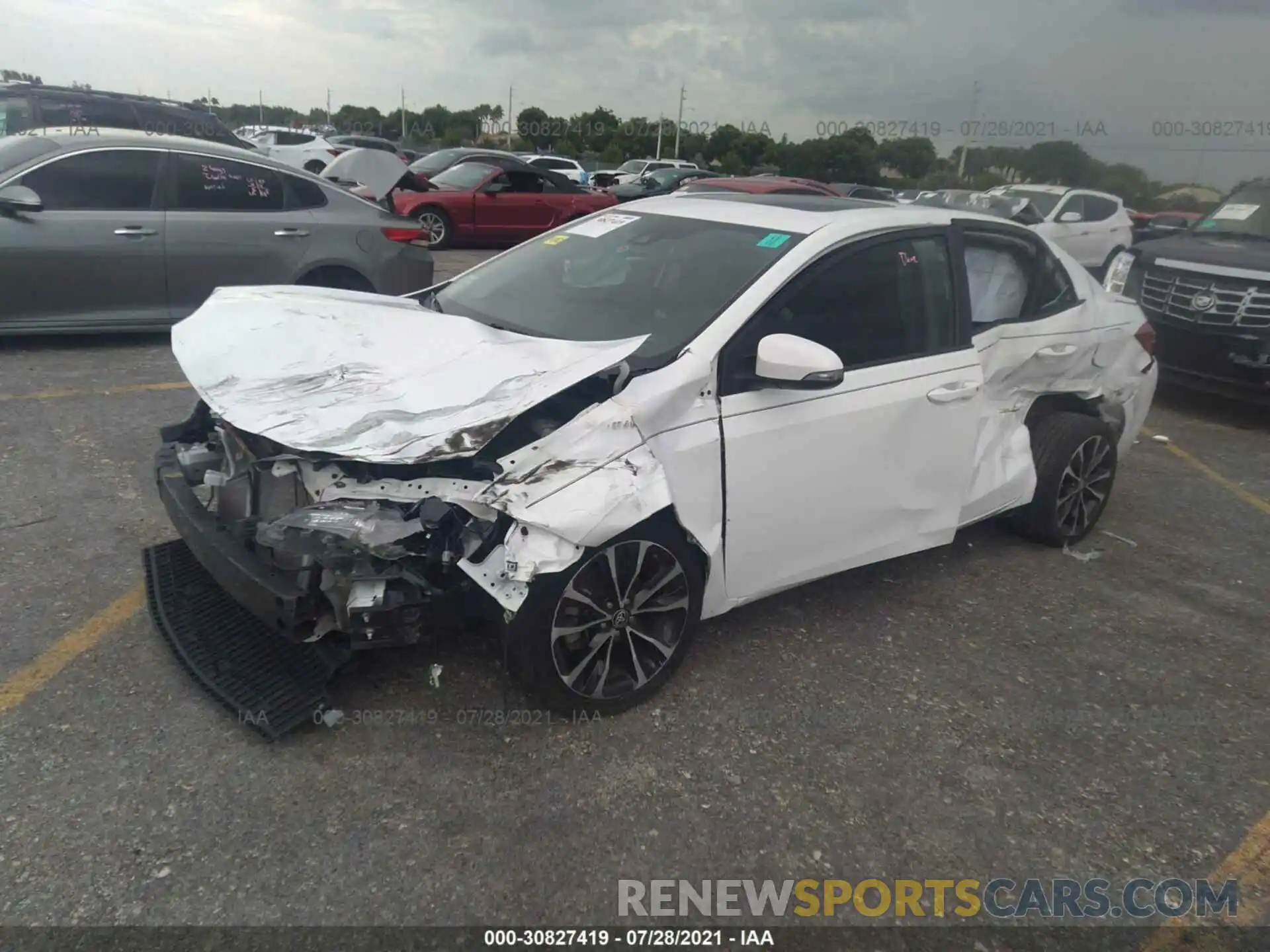 2 Photograph of a damaged car 5YFBURHEXKP906845 TOYOTA COROLLA 2019