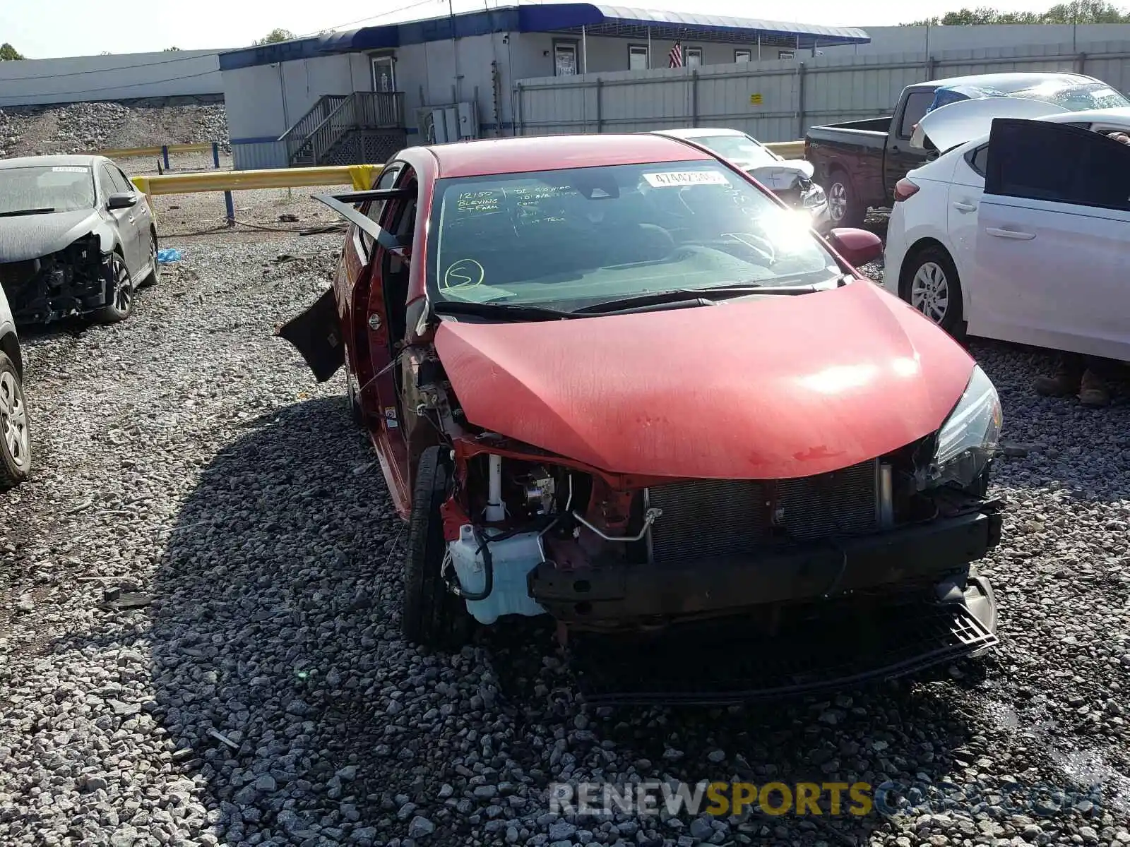 1 Photograph of a damaged car 5YFBURHEXKP906960 TOYOTA COROLLA 2019