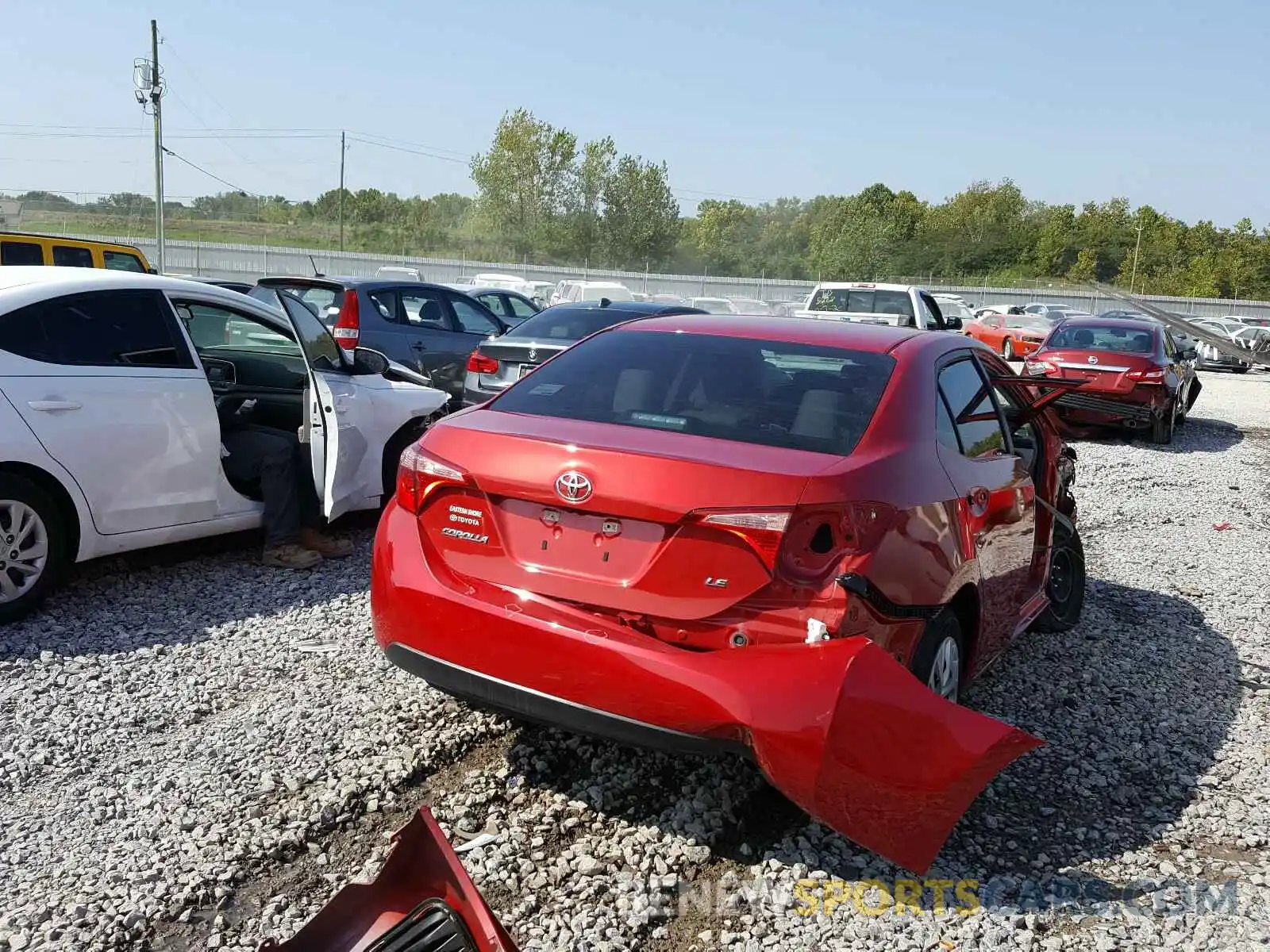 4 Photograph of a damaged car 5YFBURHEXKP906960 TOYOTA COROLLA 2019