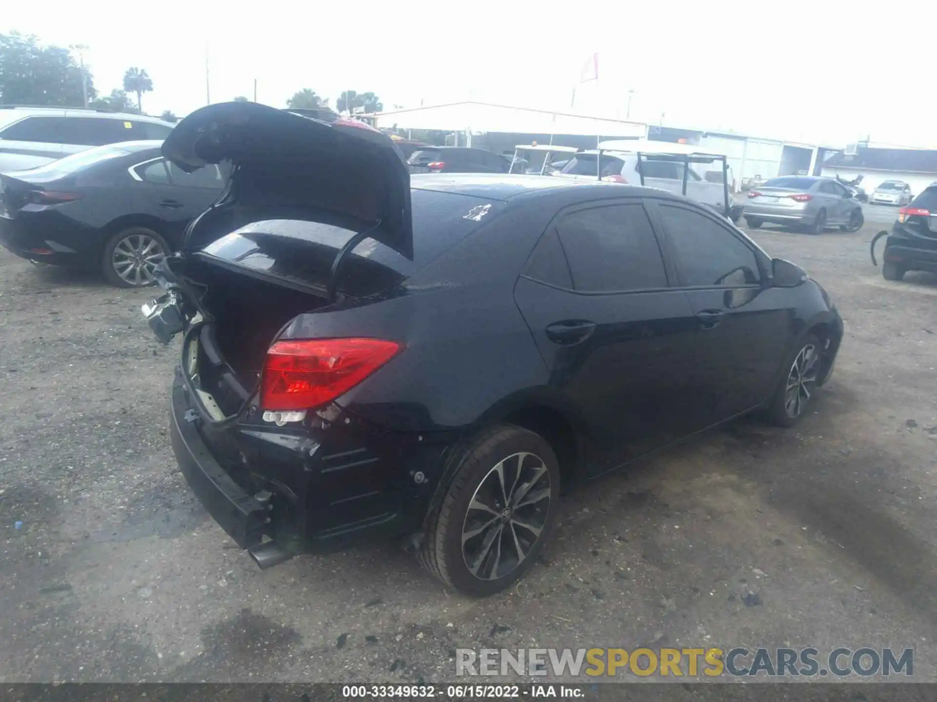 4 Photograph of a damaged car 5YFBURHEXKP907414 TOYOTA COROLLA 2019