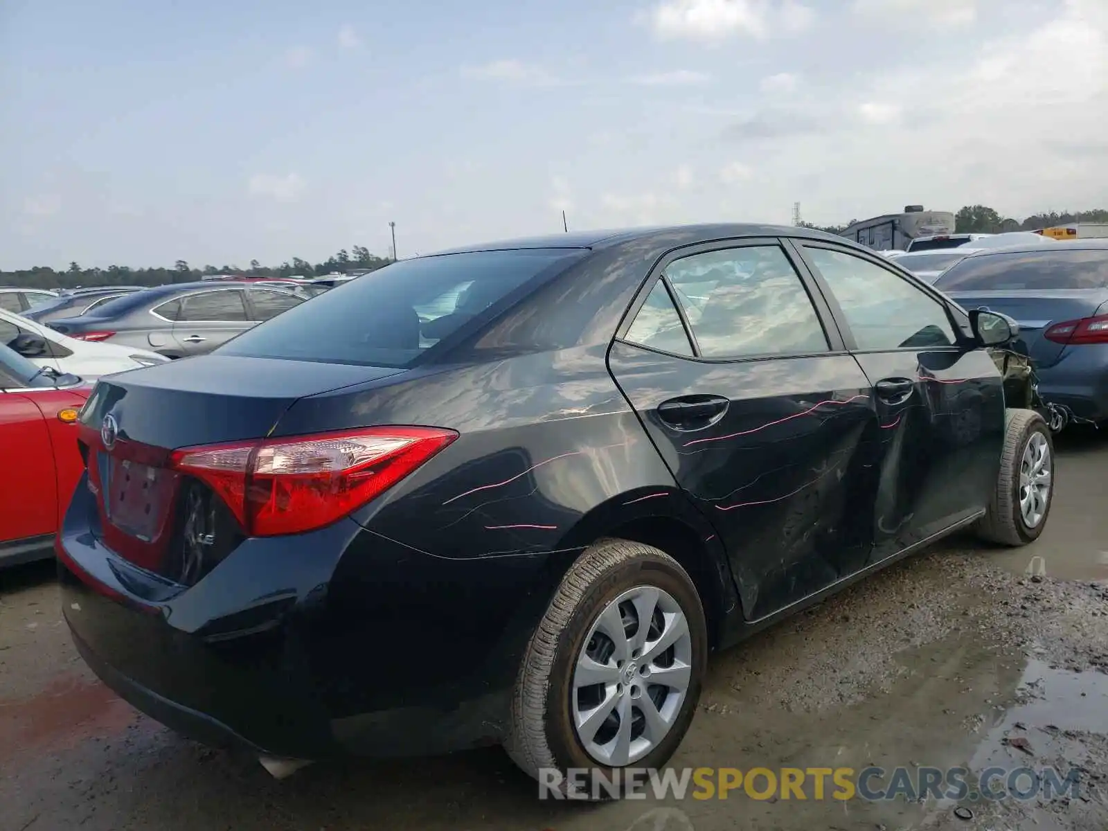 3 Photograph of a damaged car 5YFBURHEXKP907607 TOYOTA COROLLA 2019