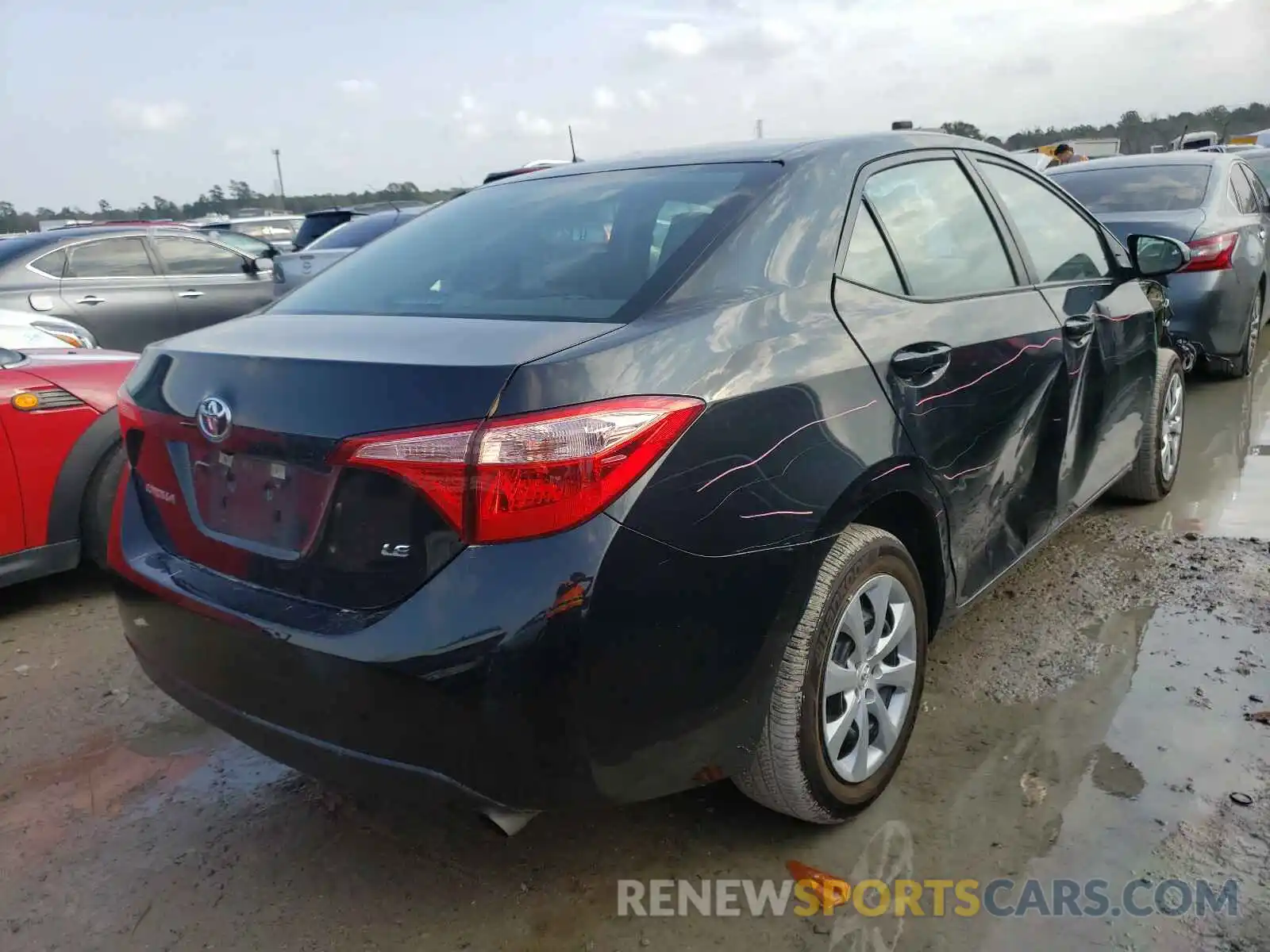 4 Photograph of a damaged car 5YFBURHEXKP907607 TOYOTA COROLLA 2019