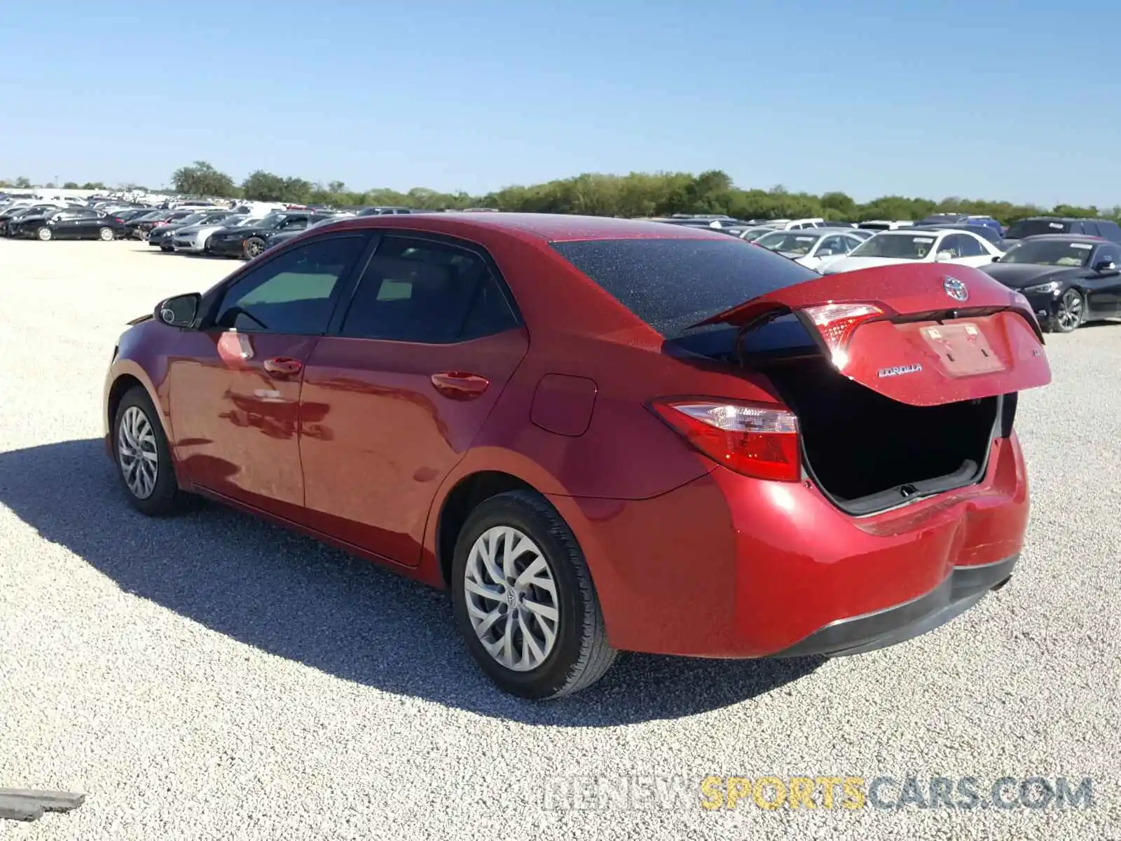 3 Photograph of a damaged car 5YFBURHEXKP907705 TOYOTA COROLLA 2019