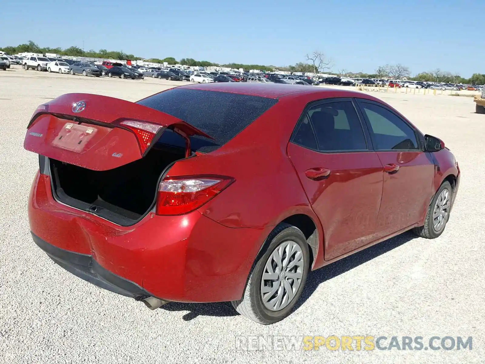 4 Photograph of a damaged car 5YFBURHEXKP907705 TOYOTA COROLLA 2019