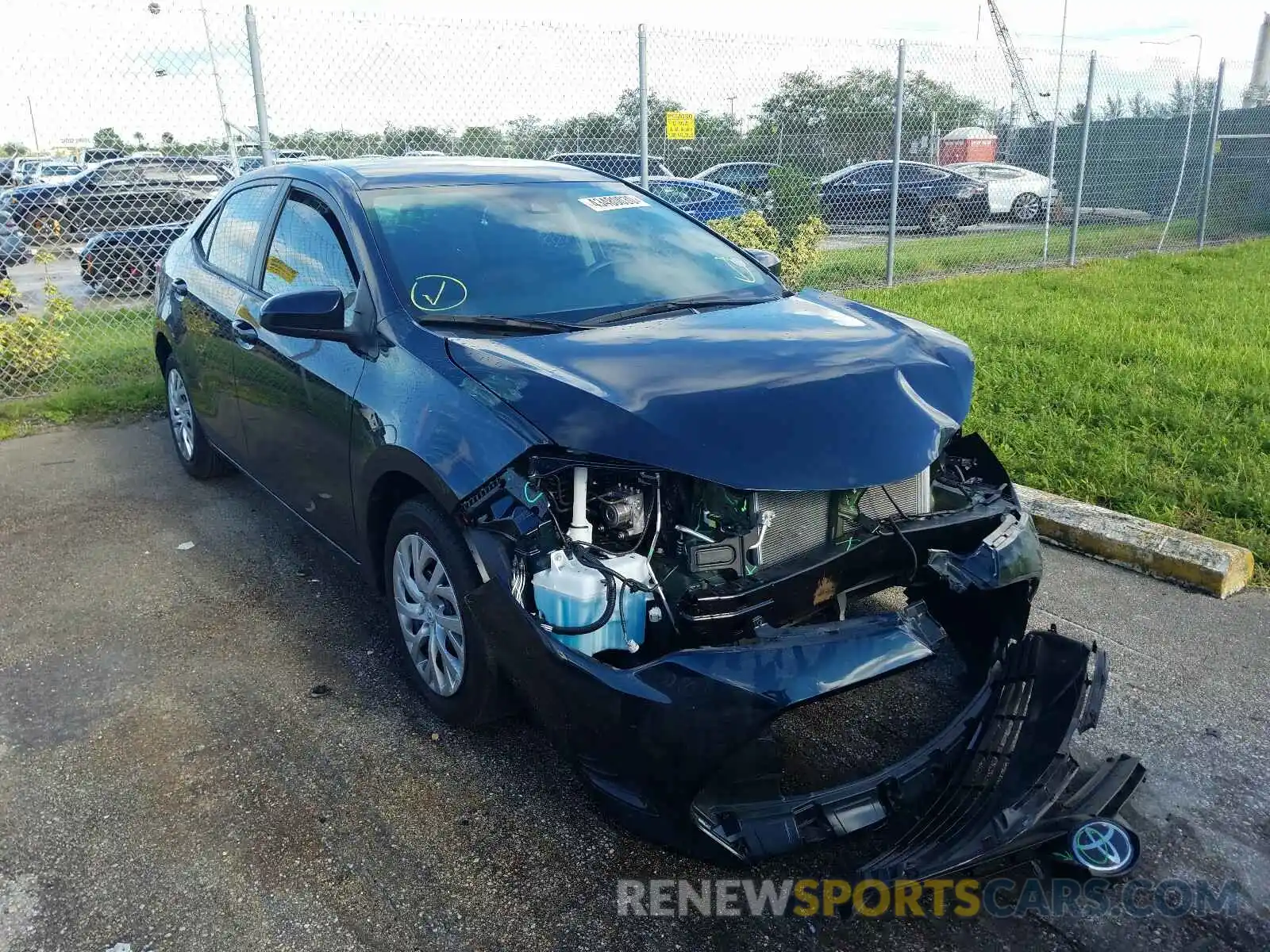 1 Photograph of a damaged car 5YFBURHEXKP909079 TOYOTA COROLLA 2019