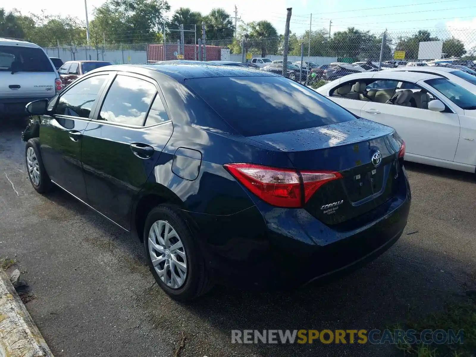 3 Photograph of a damaged car 5YFBURHEXKP909079 TOYOTA COROLLA 2019