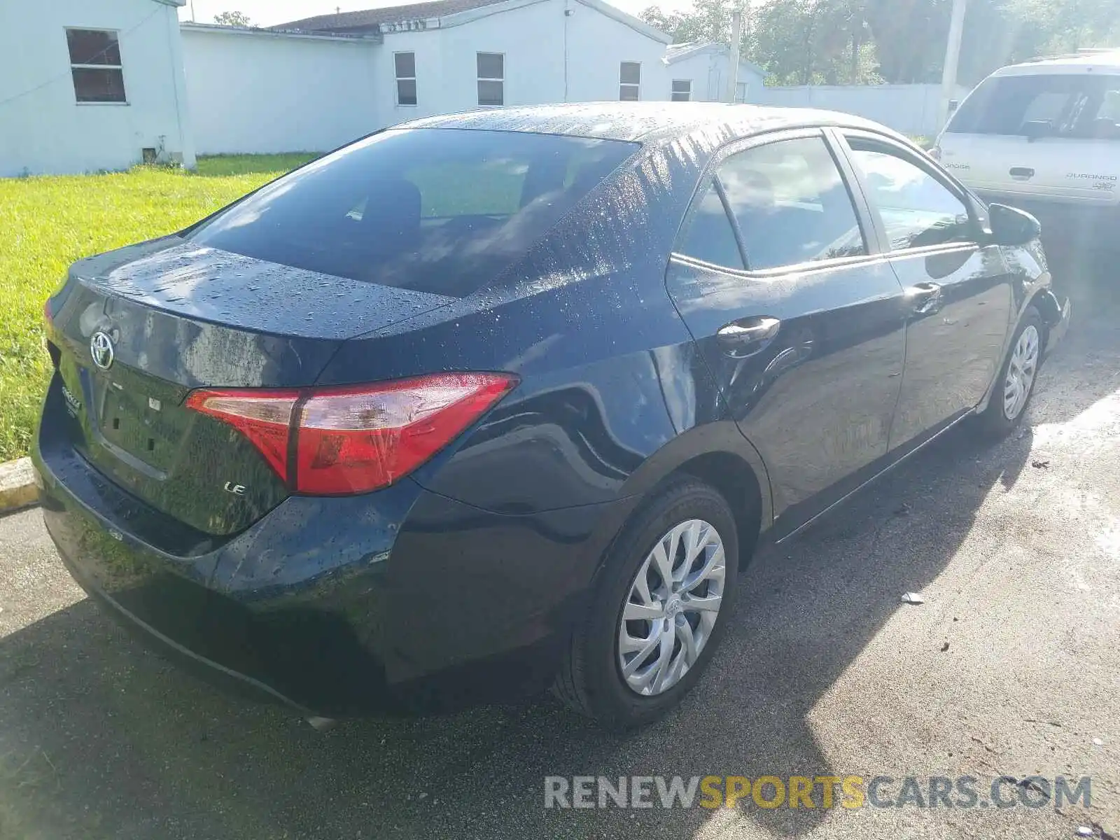 4 Photograph of a damaged car 5YFBURHEXKP909079 TOYOTA COROLLA 2019