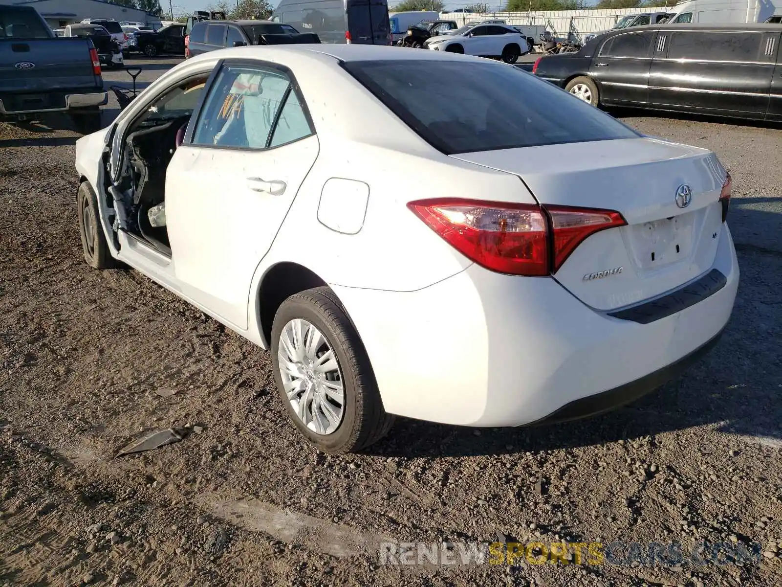 3 Photograph of a damaged car 5YFBURHEXKP909115 TOYOTA COROLLA 2019