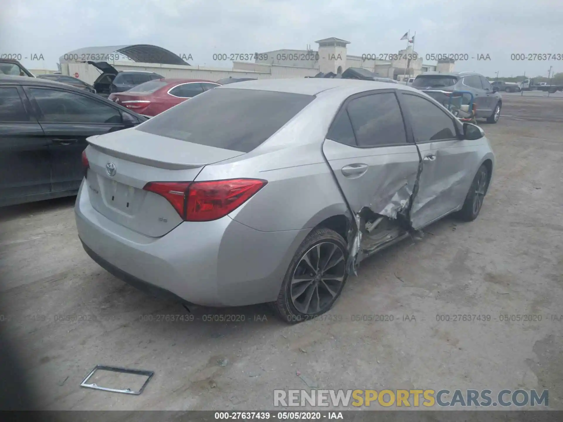 4 Photograph of a damaged car 5YFBURHEXKP909485 TOYOTA COROLLA 2019