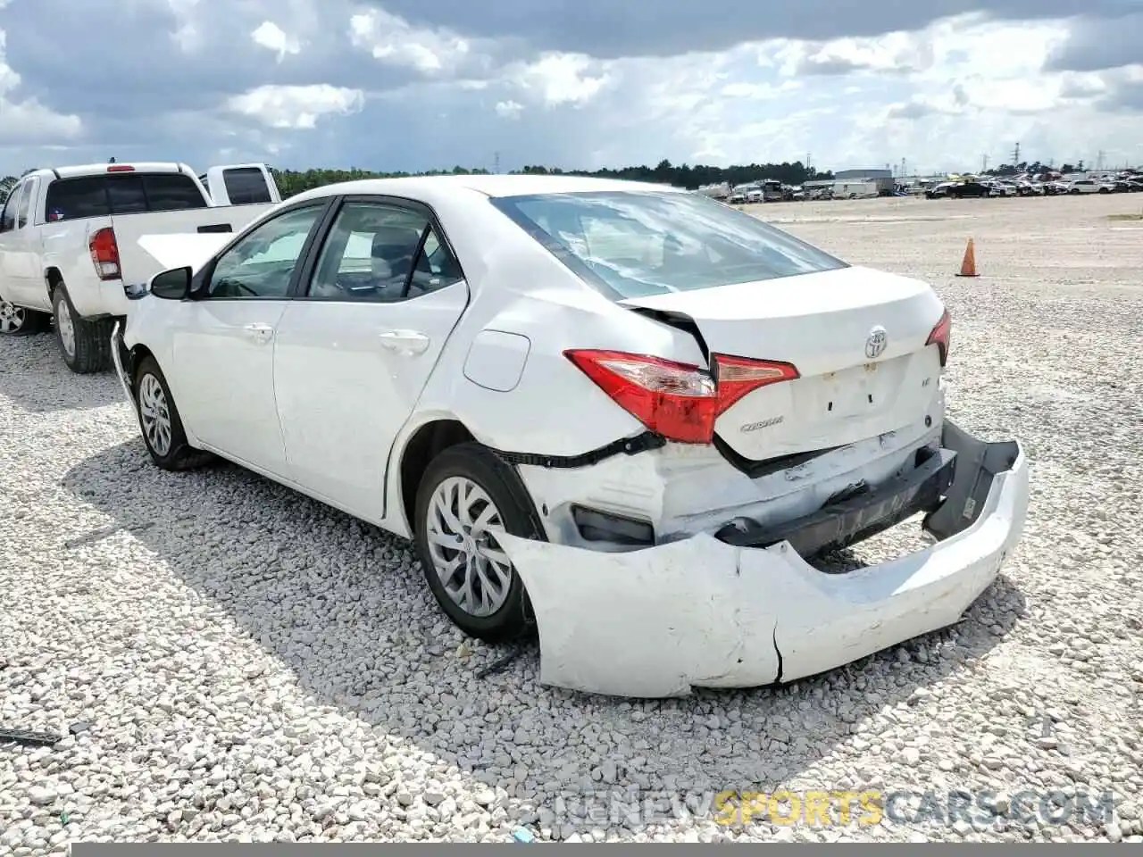 3 Photograph of a damaged car 5YFBURHEXKP909566 TOYOTA COROLLA 2019