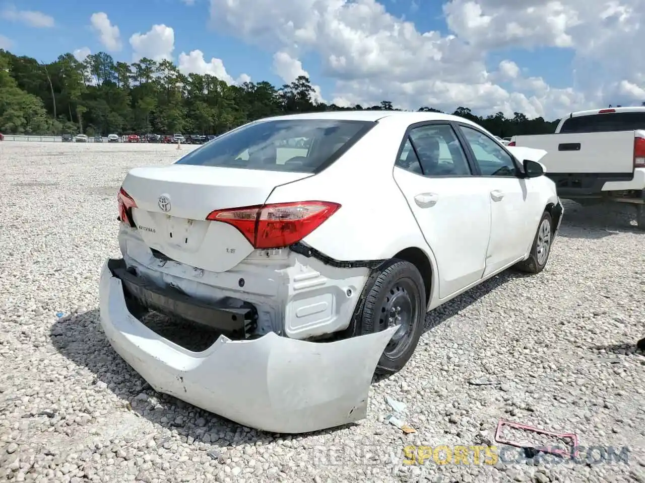 4 Photograph of a damaged car 5YFBURHEXKP909566 TOYOTA COROLLA 2019