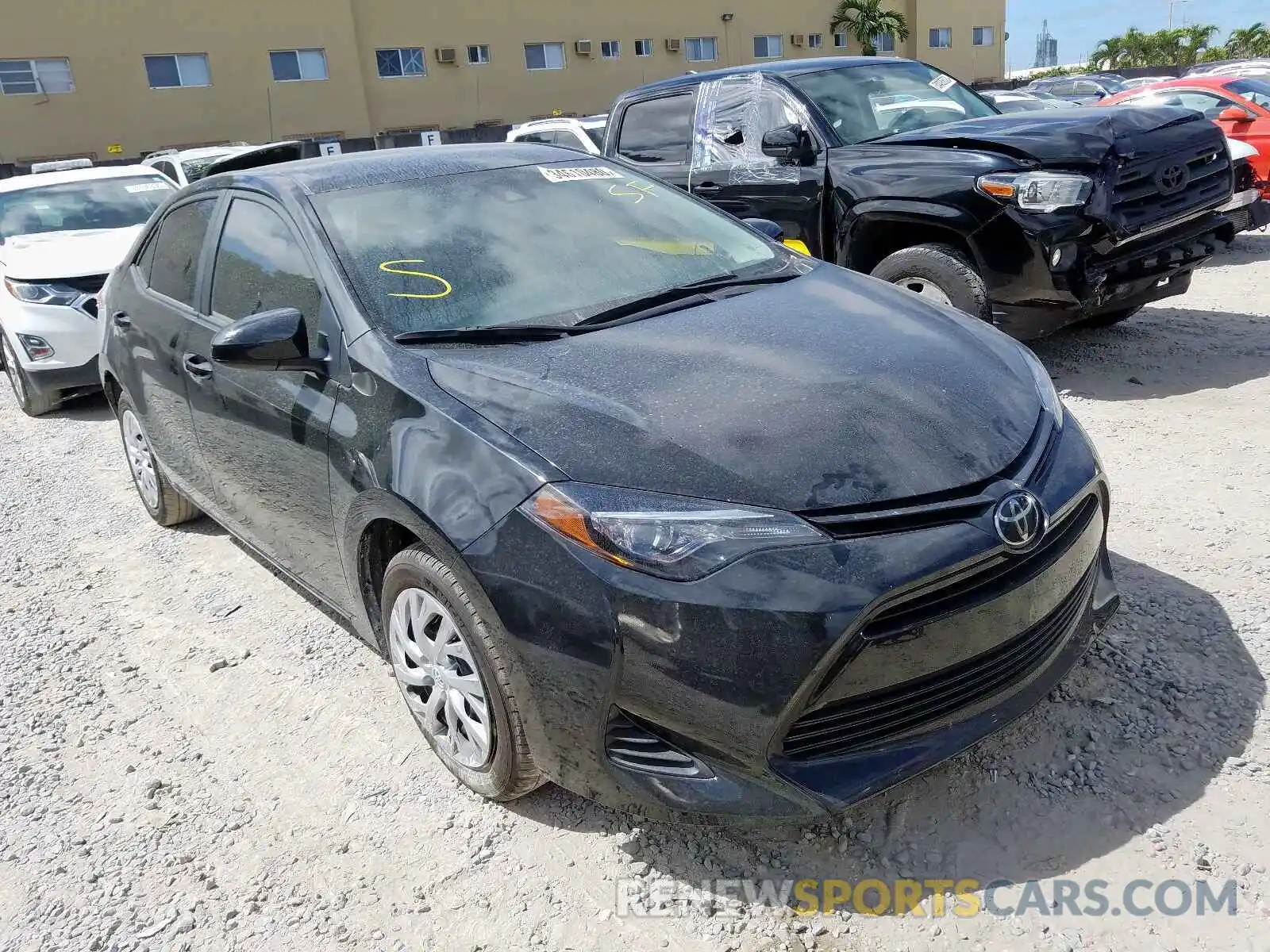 1 Photograph of a damaged car 5YFBURHEXKP909874 TOYOTA COROLLA 2019