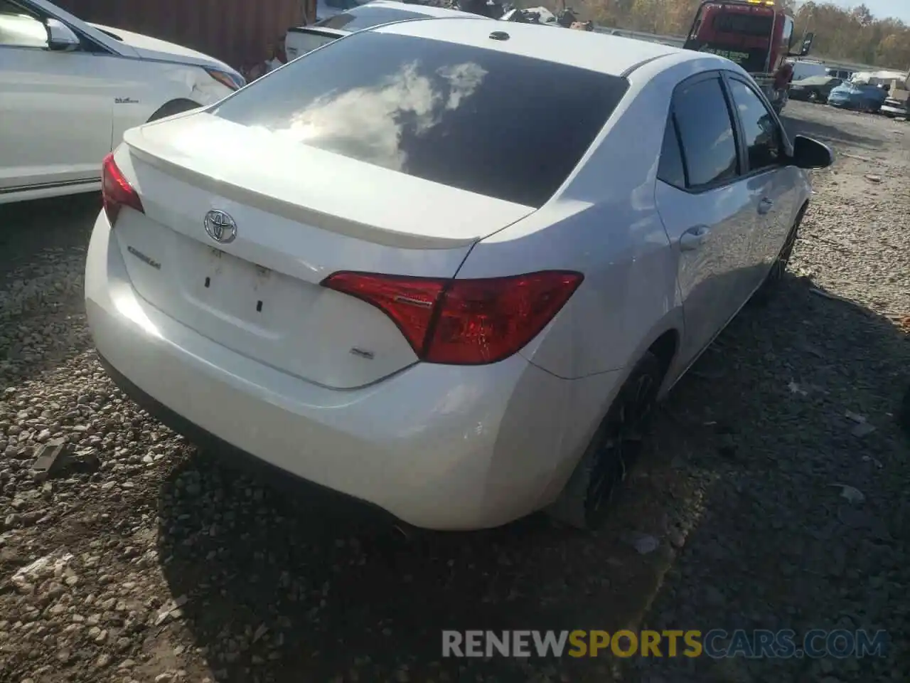 4 Photograph of a damaged car 5YFBURHEXKP909969 TOYOTA COROLLA 2019