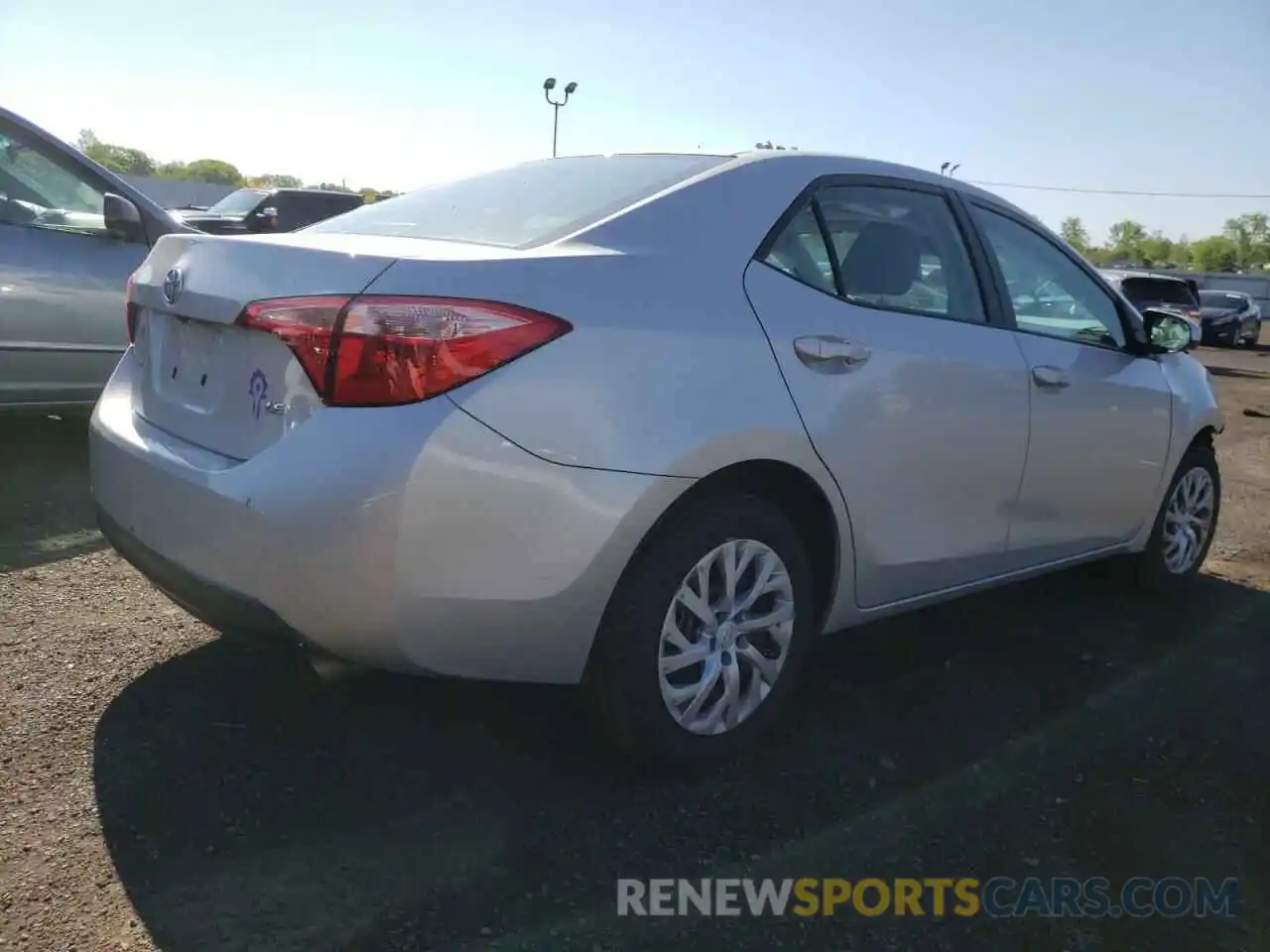 4 Photograph of a damaged car 5YFBURHEXKP910040 TOYOTA COROLLA 2019