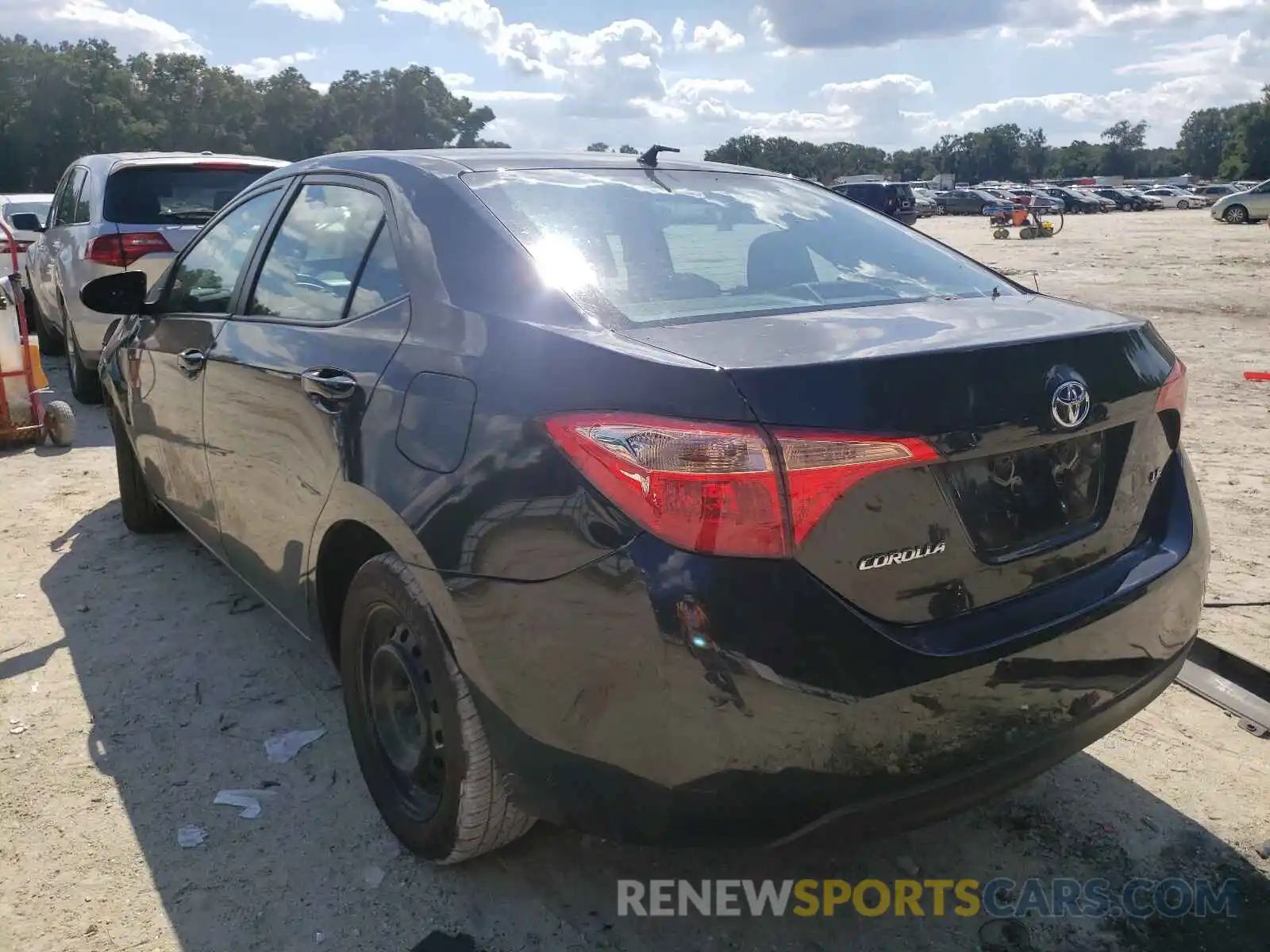 3 Photograph of a damaged car 5YFBURHEXKP910152 TOYOTA COROLLA 2019