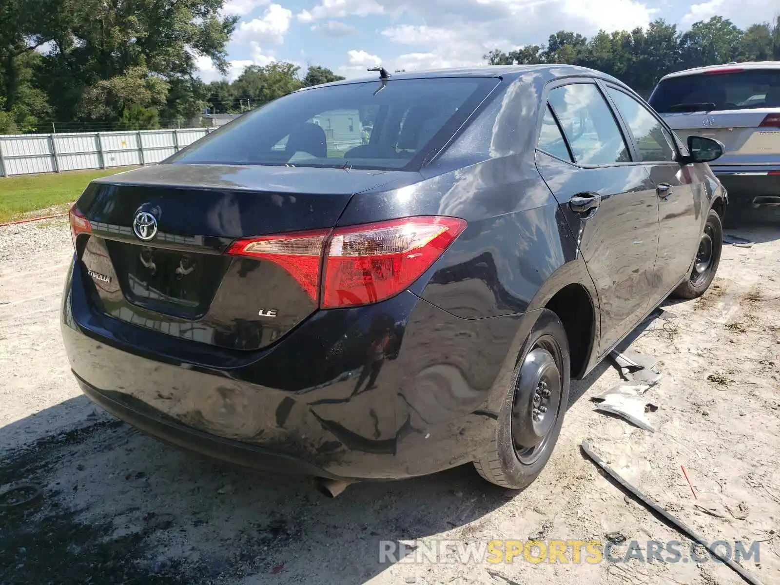 4 Photograph of a damaged car 5YFBURHEXKP910152 TOYOTA COROLLA 2019