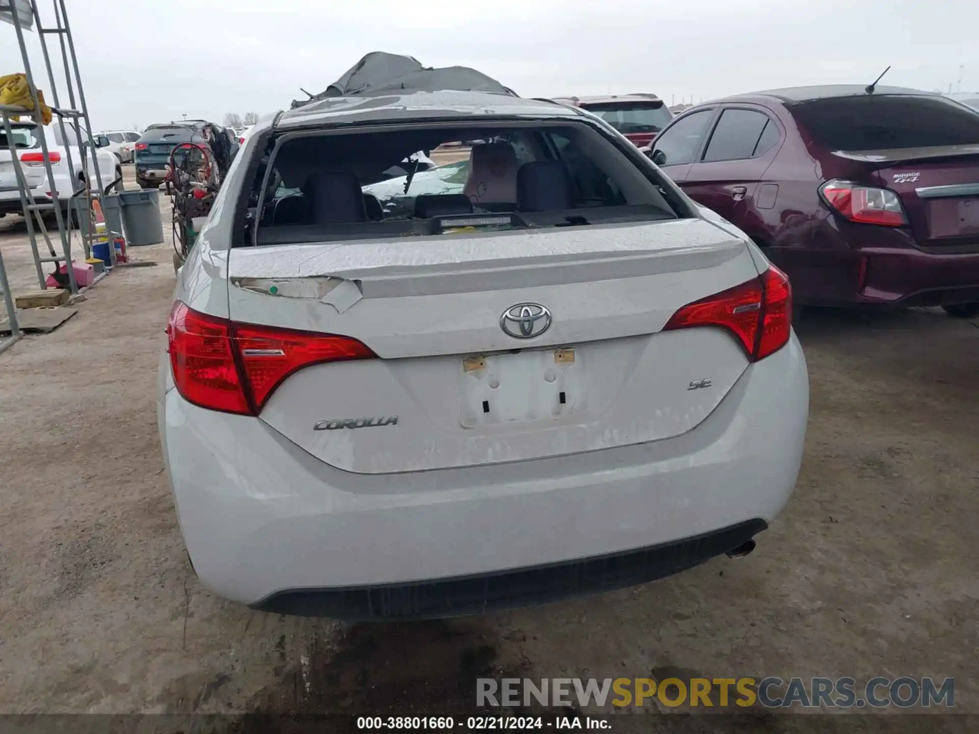 15 Photograph of a damaged car 5YFBURHEXKP910247 TOYOTA COROLLA 2019