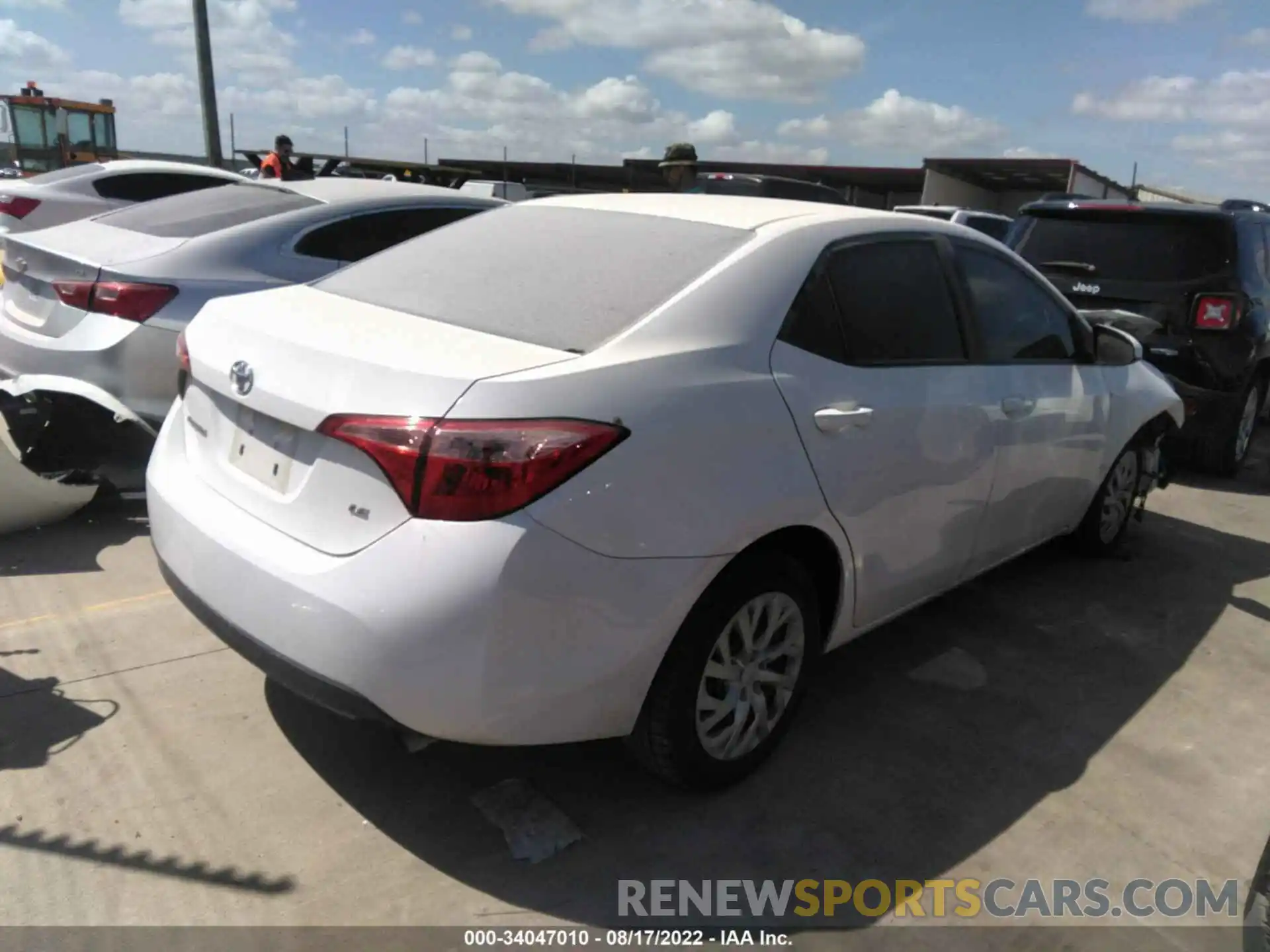 4 Photograph of a damaged car 5YFBURHEXKP912189 TOYOTA COROLLA 2019