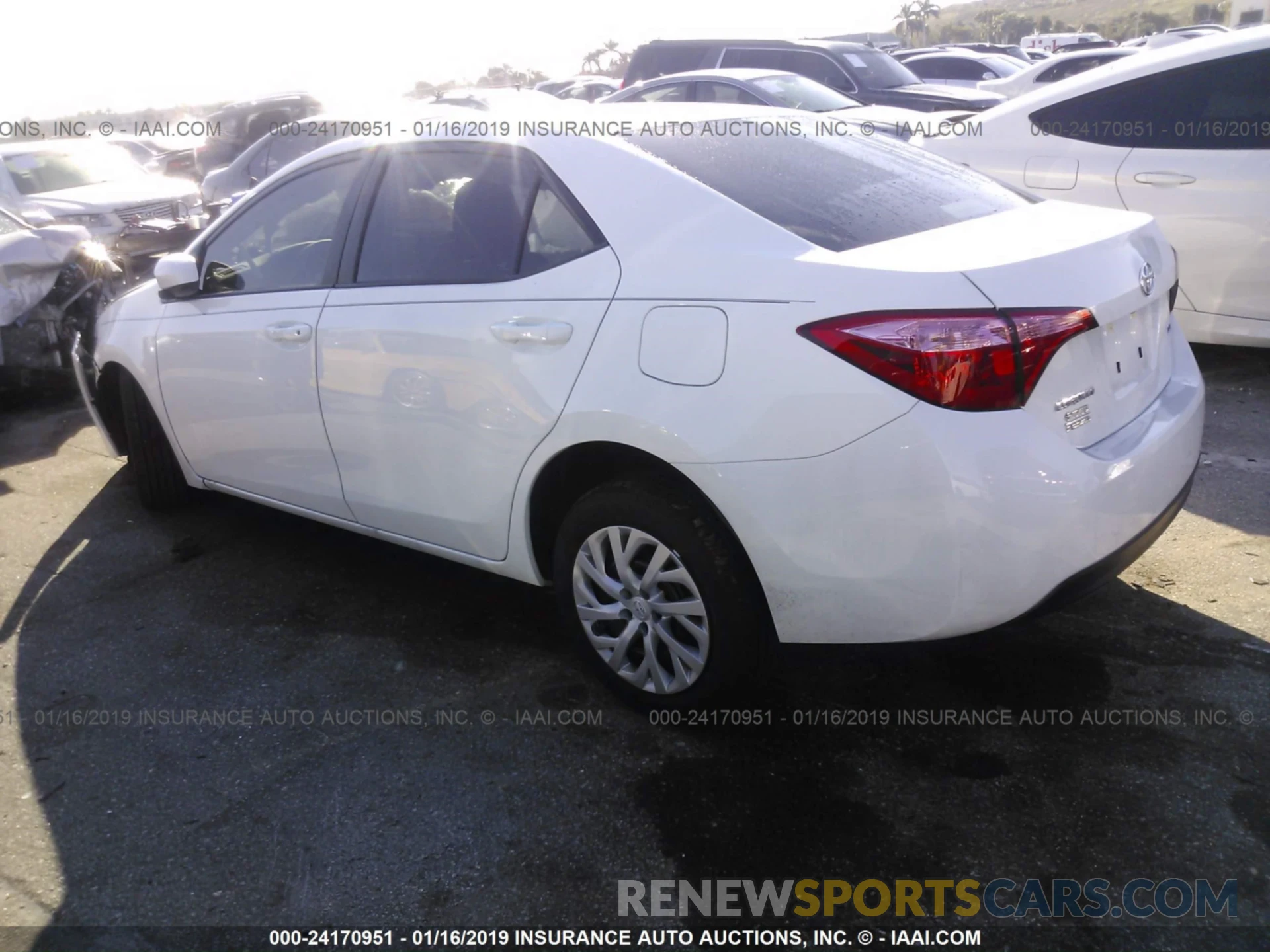 3 Photograph of a damaged car 5YFBURHEXKP912600 TOYOTA COROLLA 2019