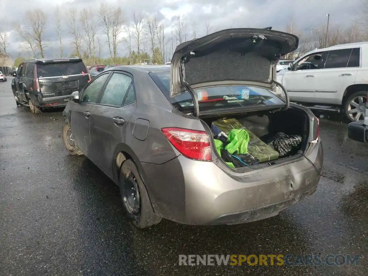 3 Photograph of a damaged car 5YFBURHEXKP913262 TOYOTA COROLLA 2019